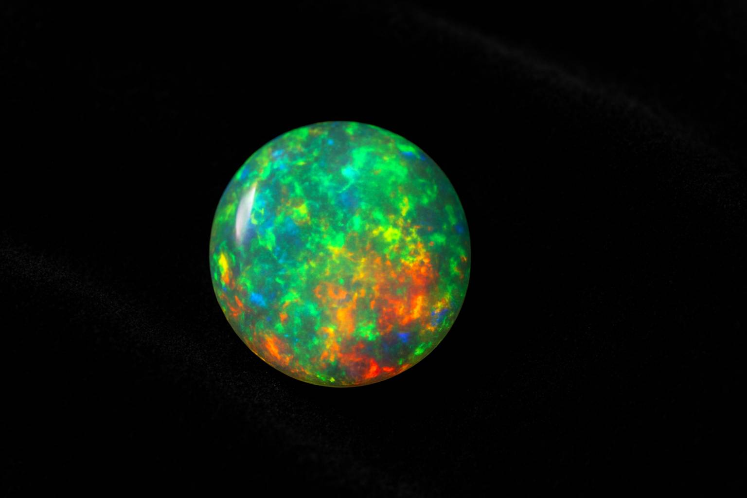 The October Birthstone: A Glimpse into Opal's Beauty
