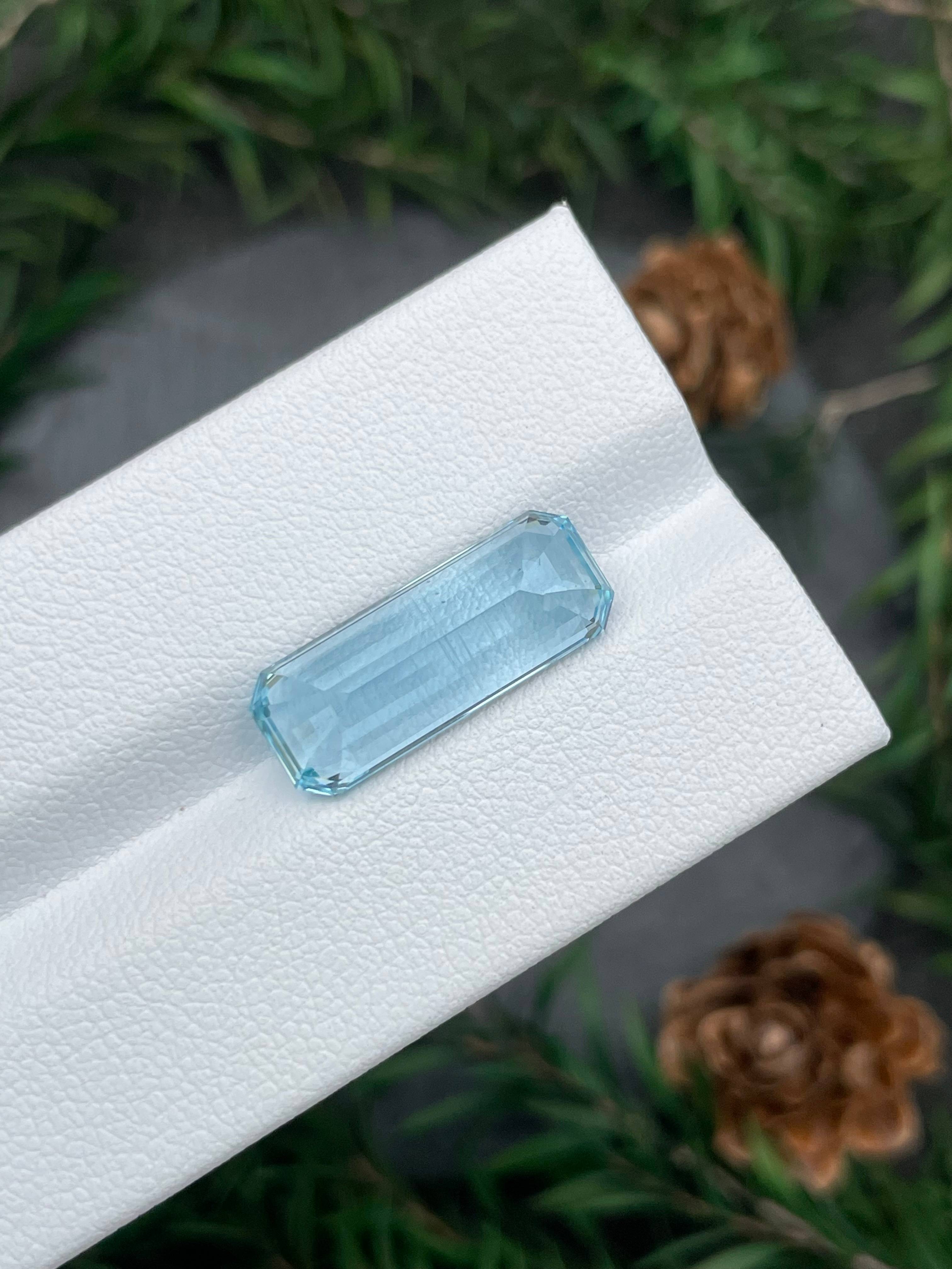arctic blue aquamarine, 7.13ct rectangular cut — view 7