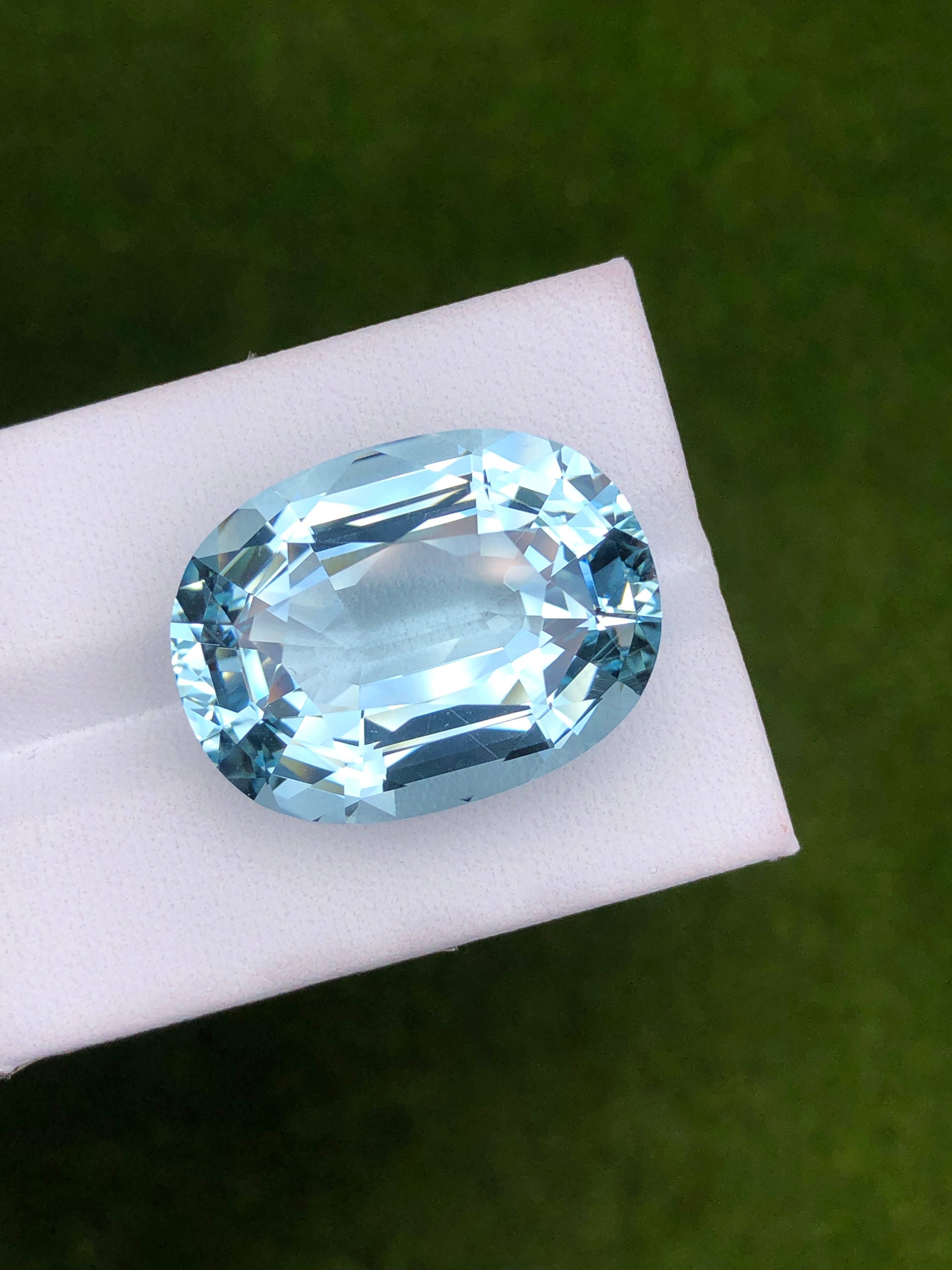 sky blue aquamarine, 25.05ct cushion cut — view 5