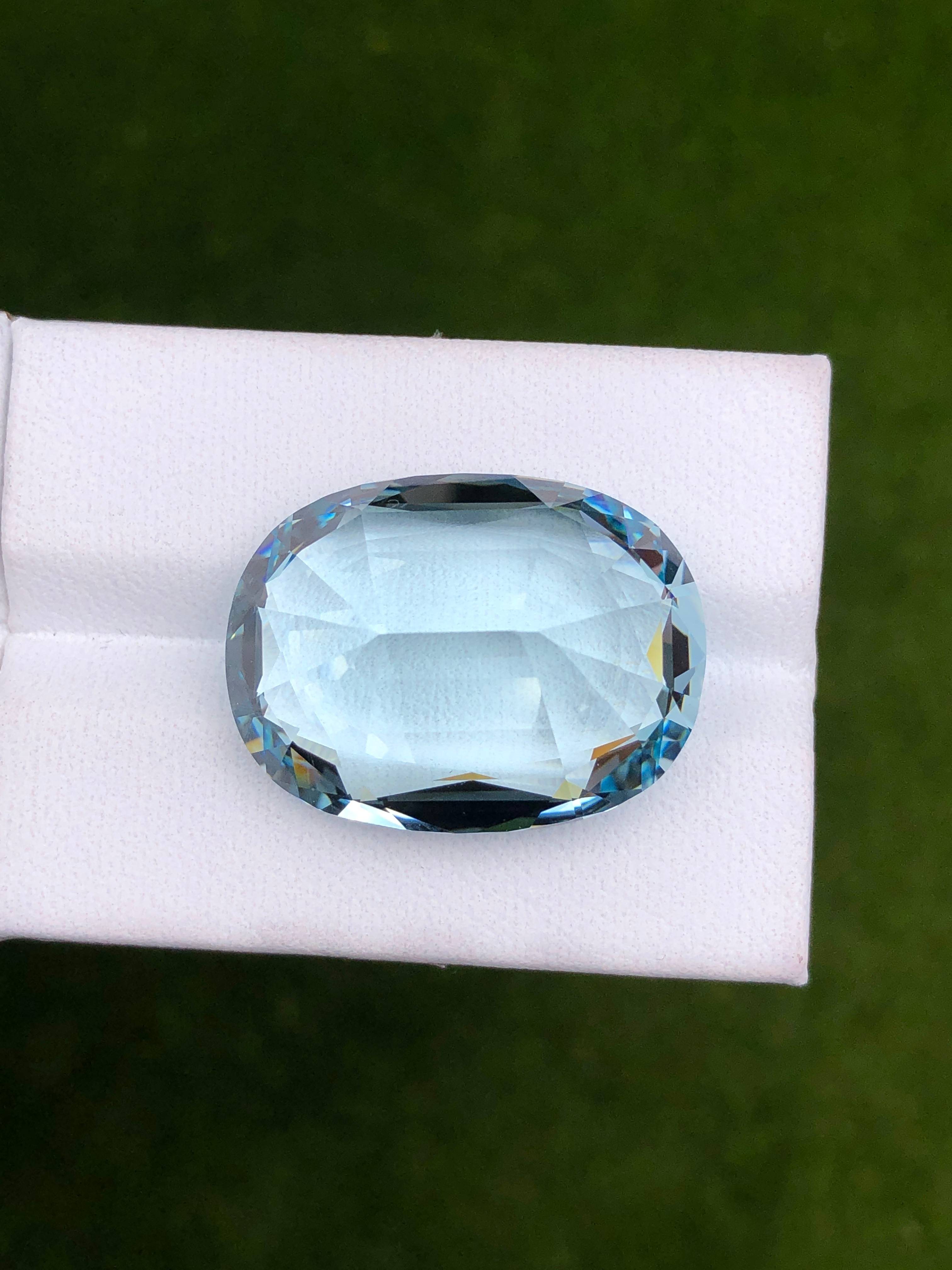 sky blue aquamarine, 25.05ct cushion cut — view 7