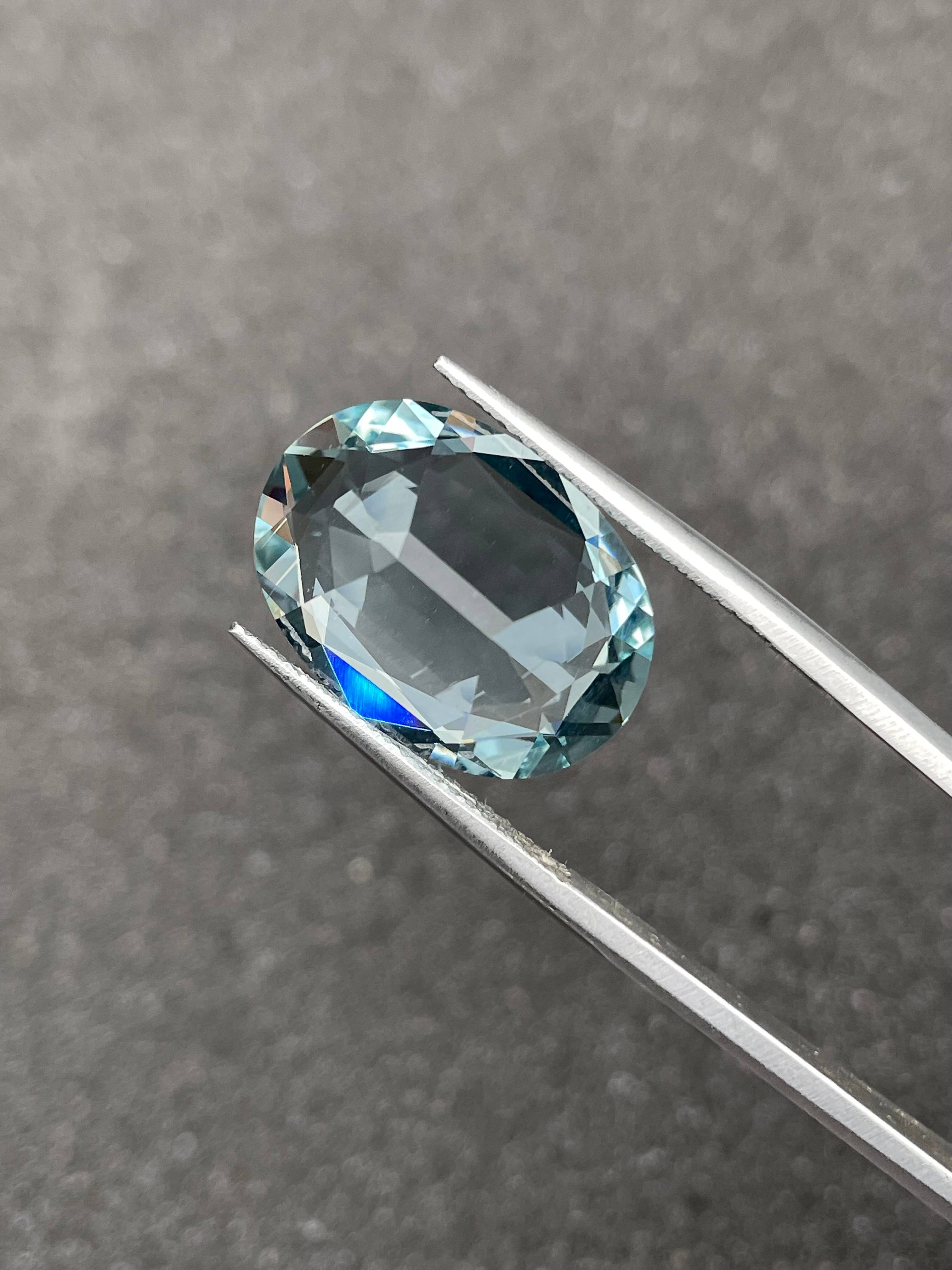 sky blue aquamarine, 10.85ct oval cut — view 6