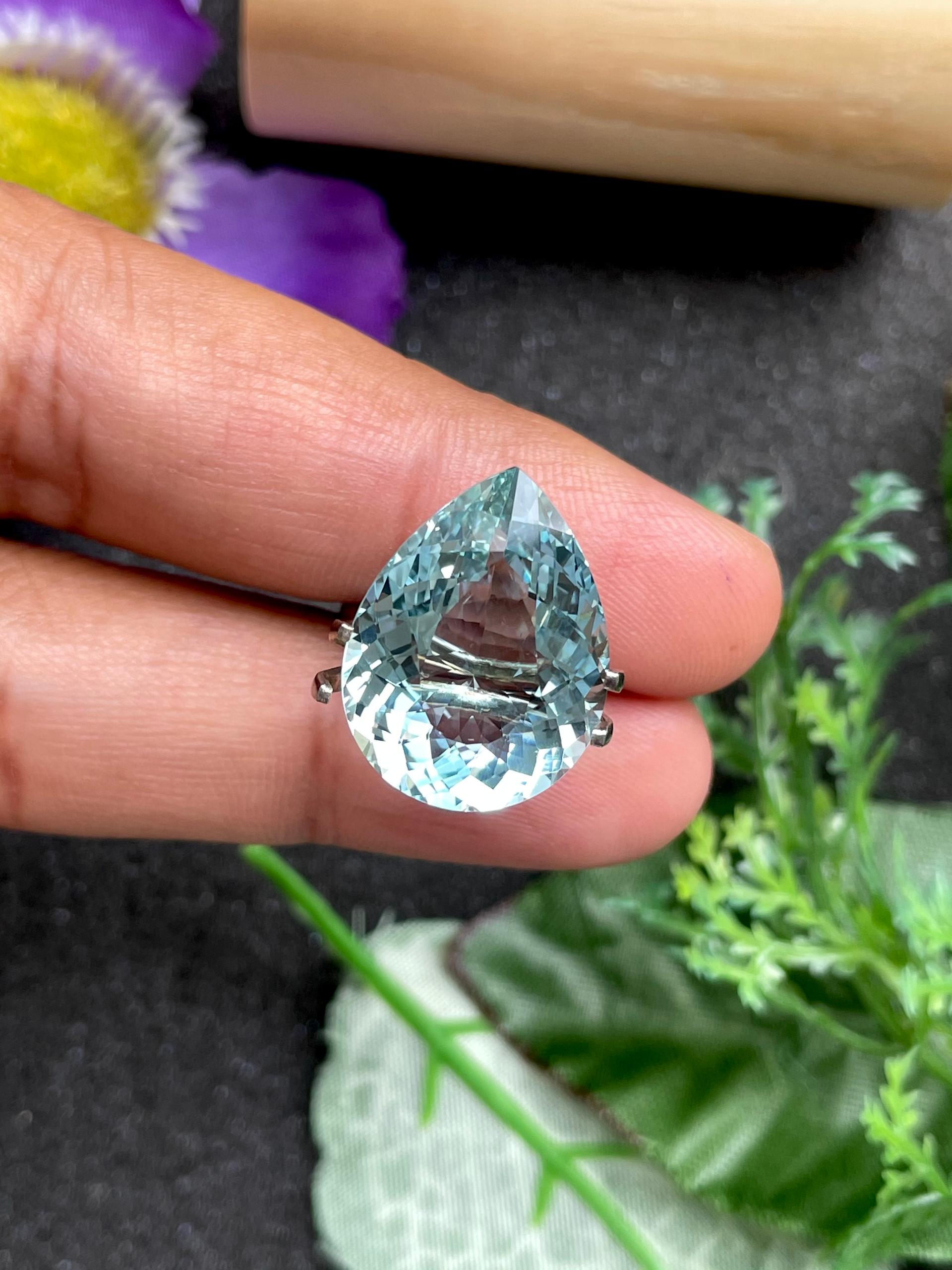 sky blue aquamarine, 10.8ct pear cut — view 6