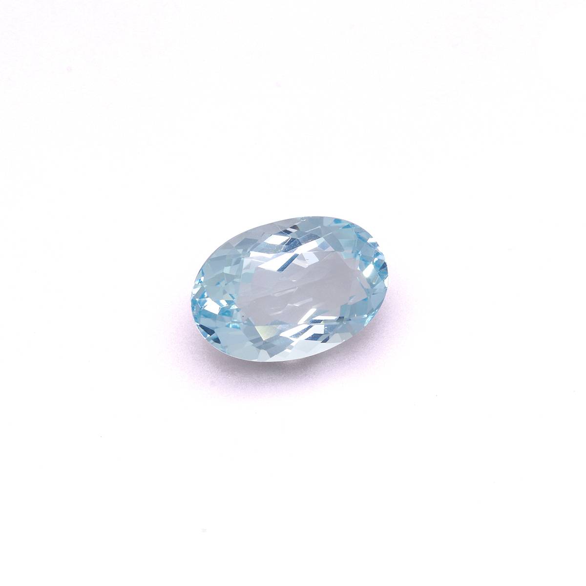 sky blue aquamarine, 3.77ct oval cut — view 3