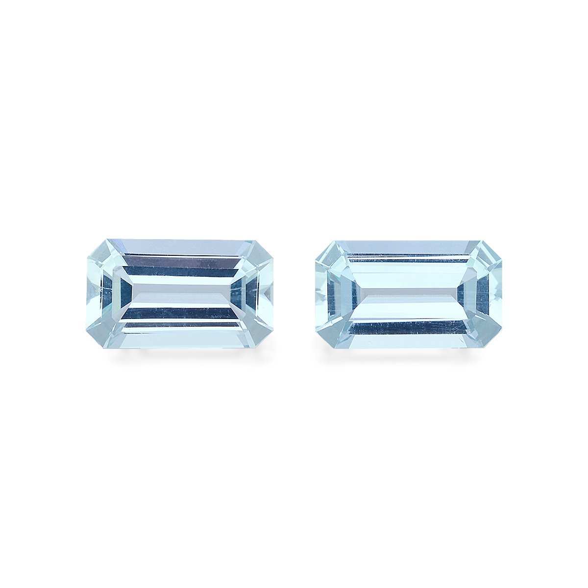 sky blue aquamarine, 8.12ct rectangular cut — main view