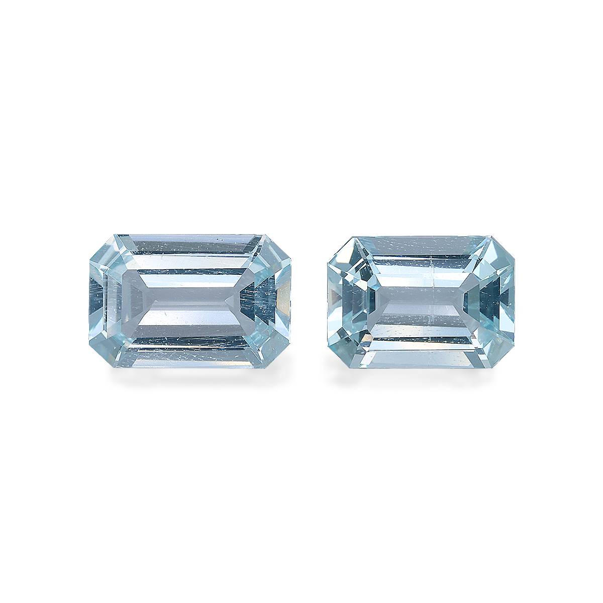 sky blue aquamarine, 6.29ct rectangular cut — main view