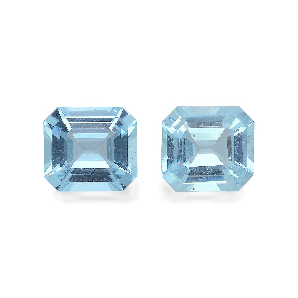 sky blue aquamarine, 8.05ct rectangular cut — main view