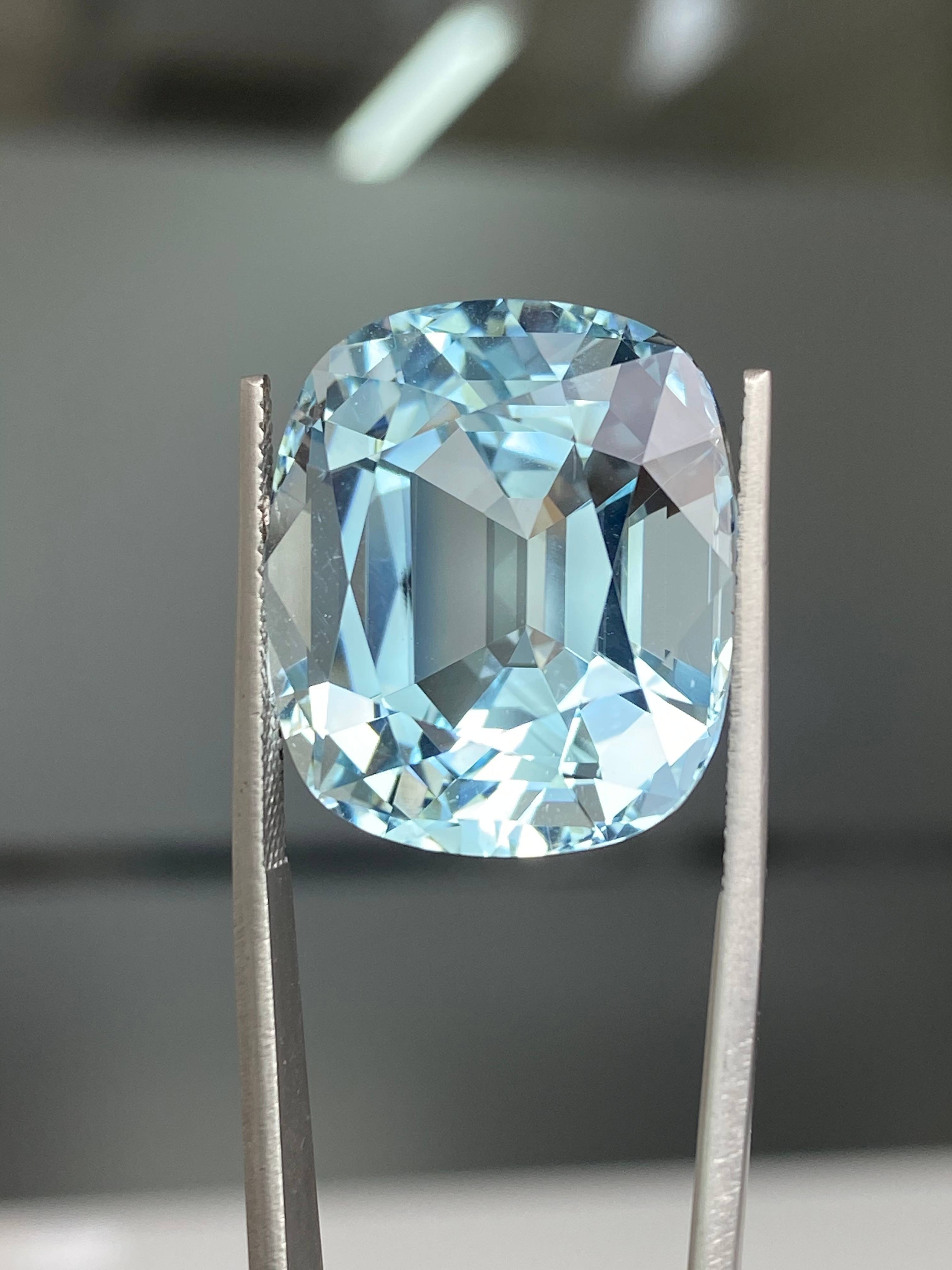 sky blue aquamarine, 32.12ct cushion cut — view 5