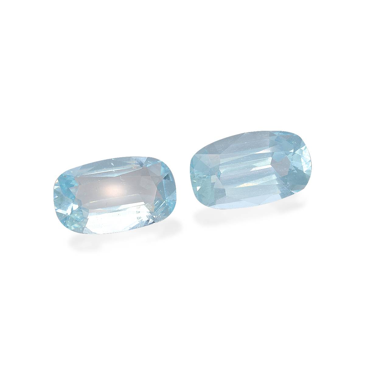 blue aquamarine, 13.7ct cushion cut — view 3