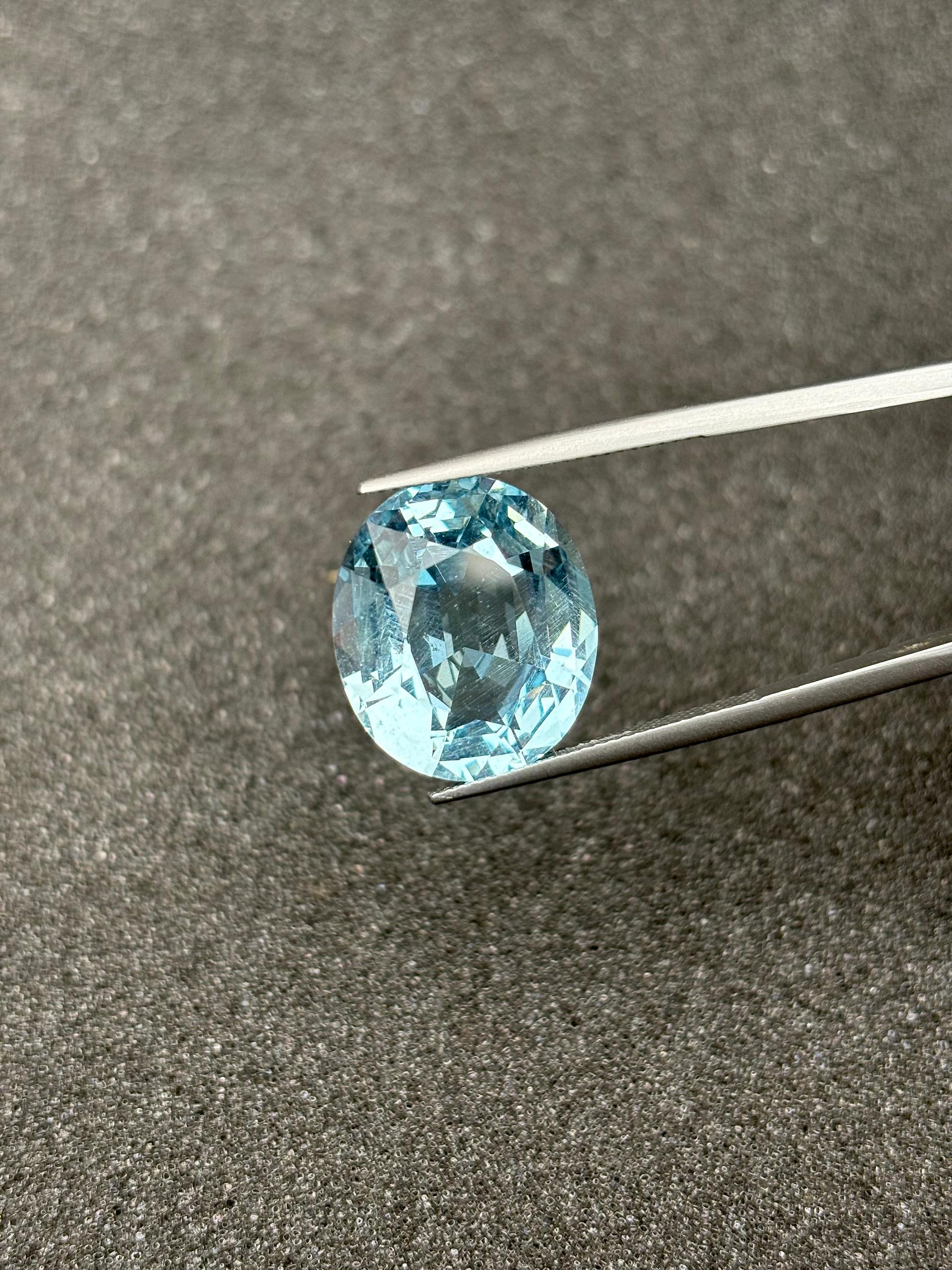 sky blue aquamarine, 15.29ct oval cut — view 5