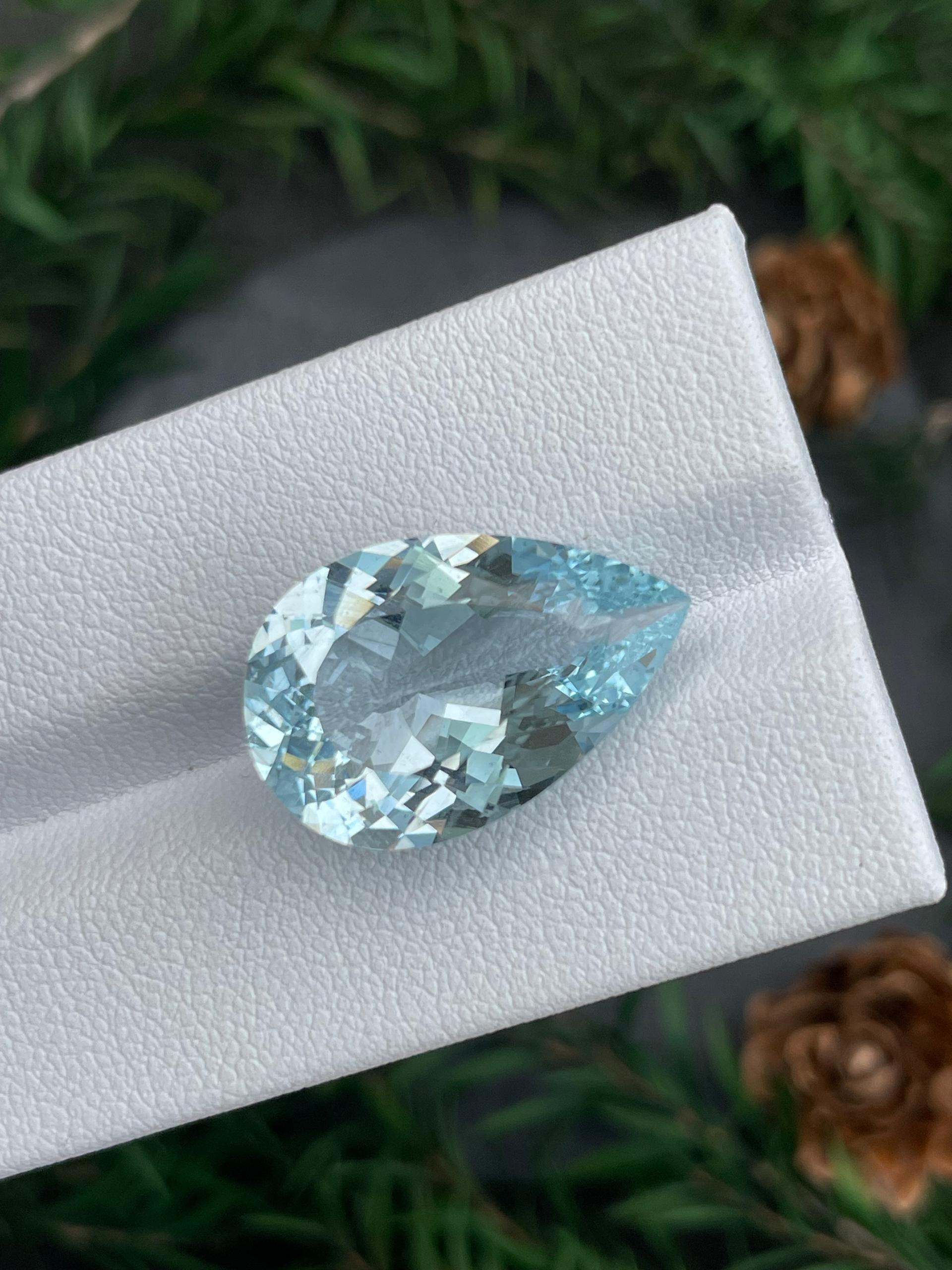 sky blue aquamarine, 11.53ct pear cut — view 5