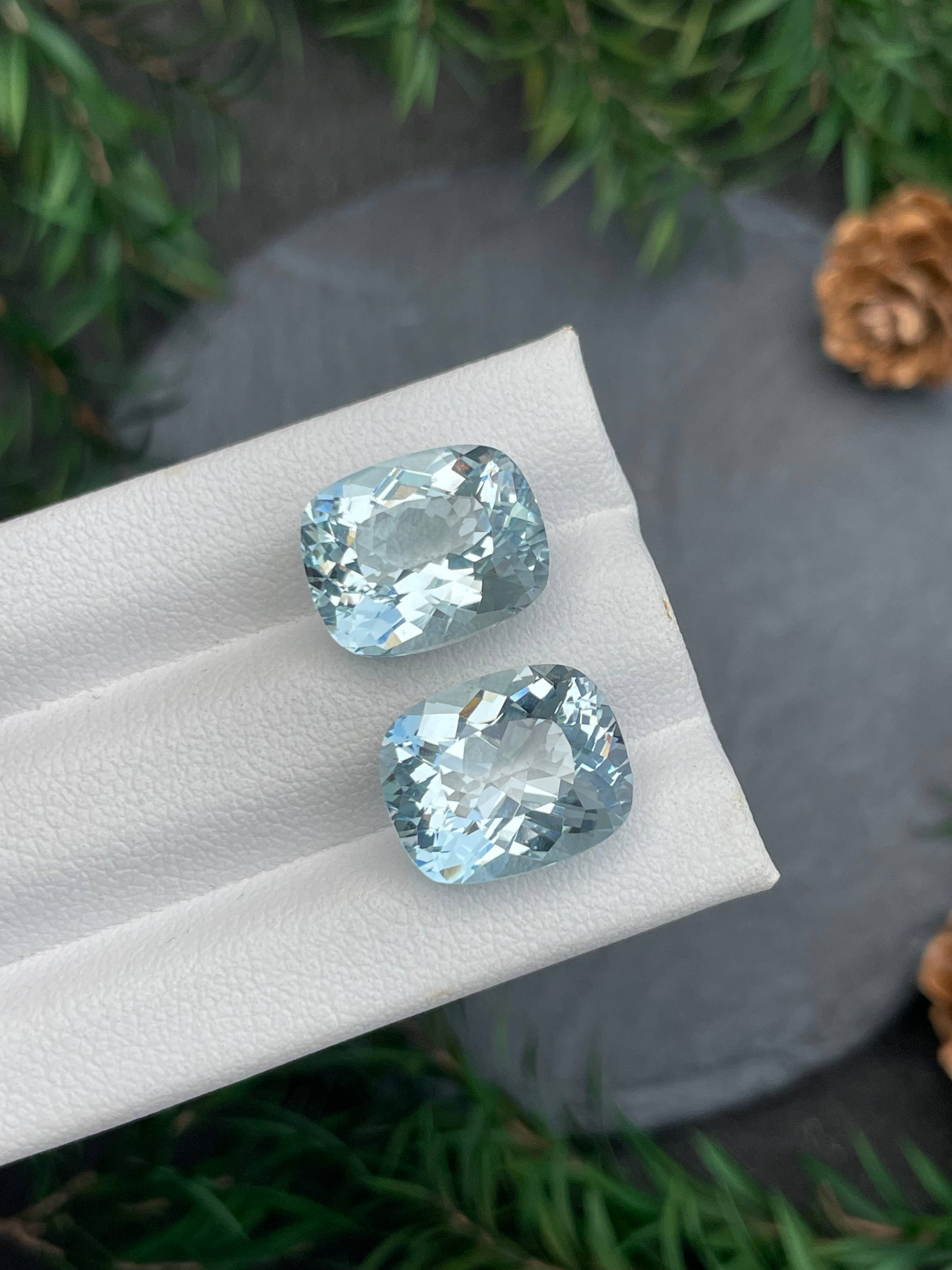 sky blue aquamarine, 11.96ct cushion cut — view 5