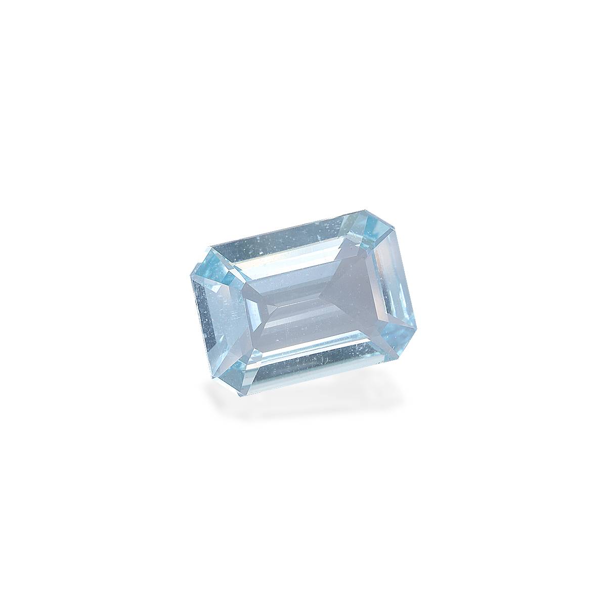 sky blue aquamarine, 5.58ct rectangular cut — view 3
