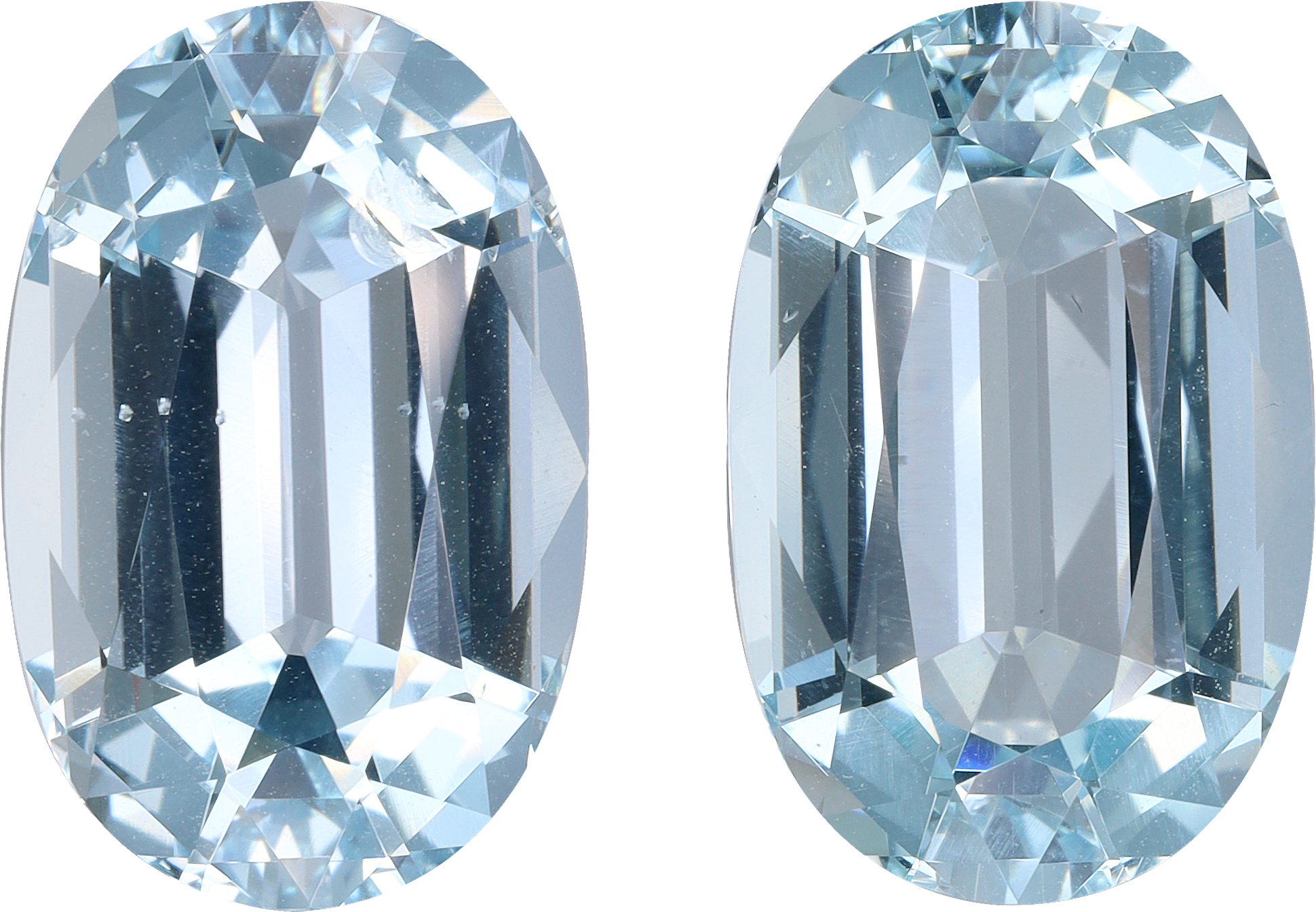 Oval cut aquamarine, 15.98 by 10.37 mm, shown at actual size