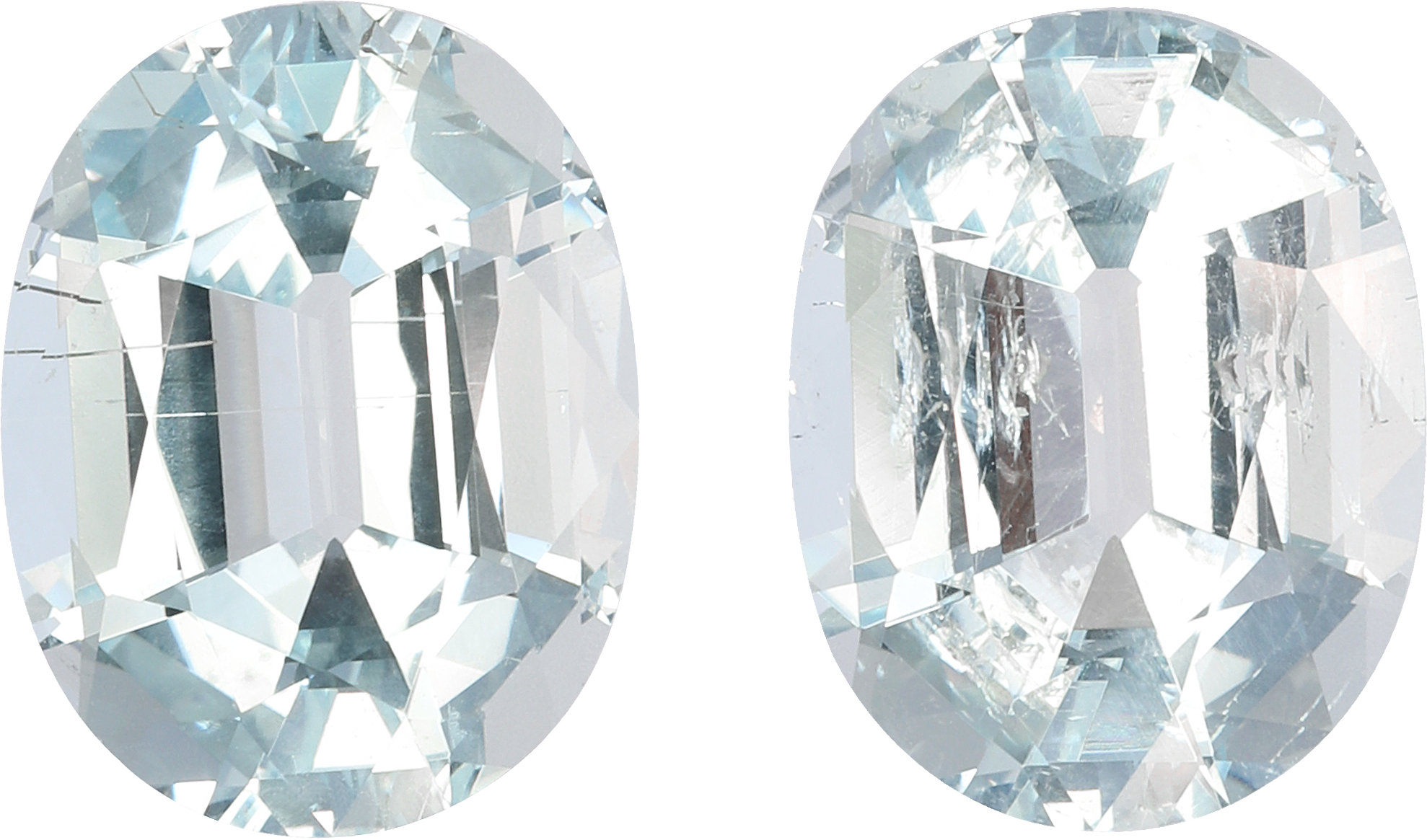 Oval cut aquamarine, 12.52 by 9.74 mm, shown at actual size