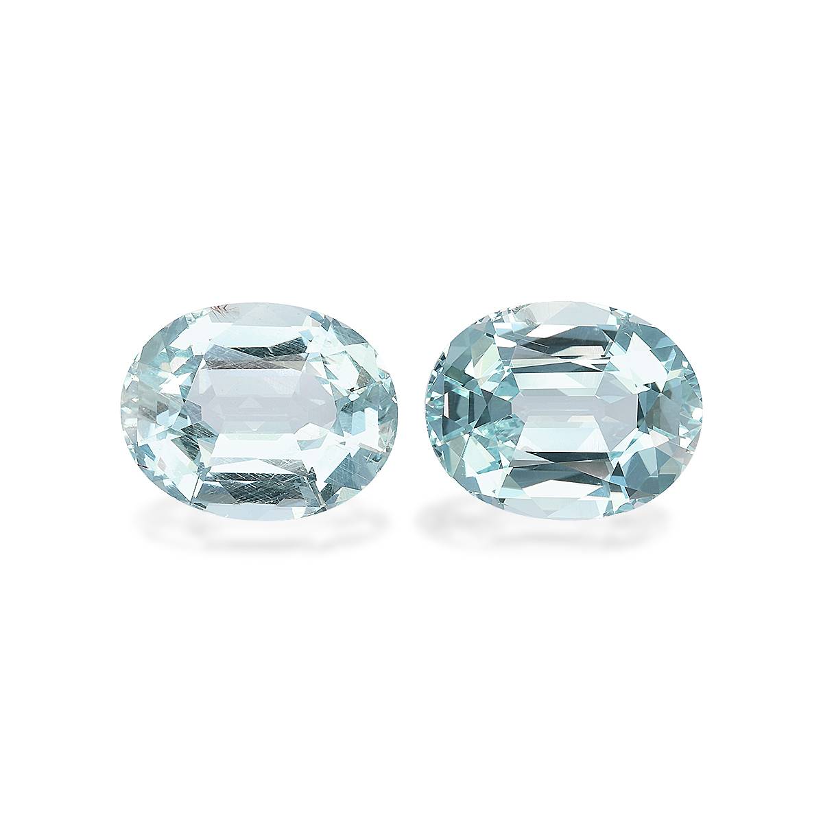sky blue aquamarine, 13.1ct oval cut — main view