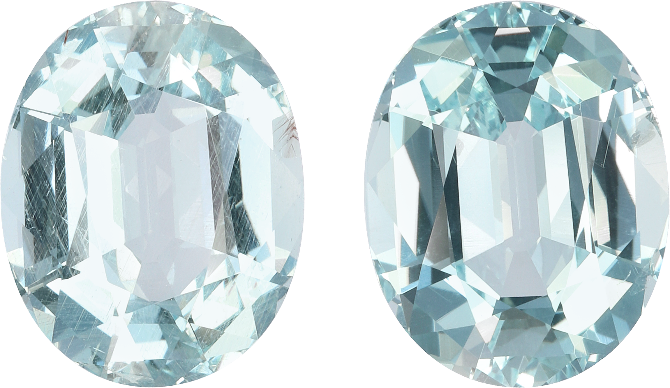 Oval cut aquamarine, 14.11 by 11.14 mm, shown at actual size