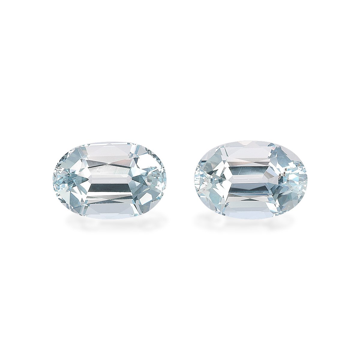 sky blue aquamarine, 14.62ct oval cut — main view