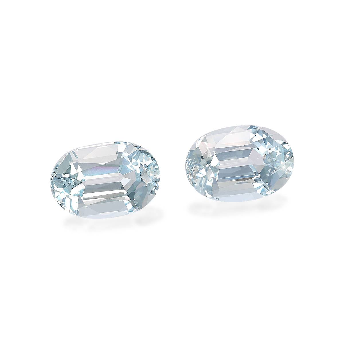 sky blue aquamarine, 14.62ct oval cut — view 3