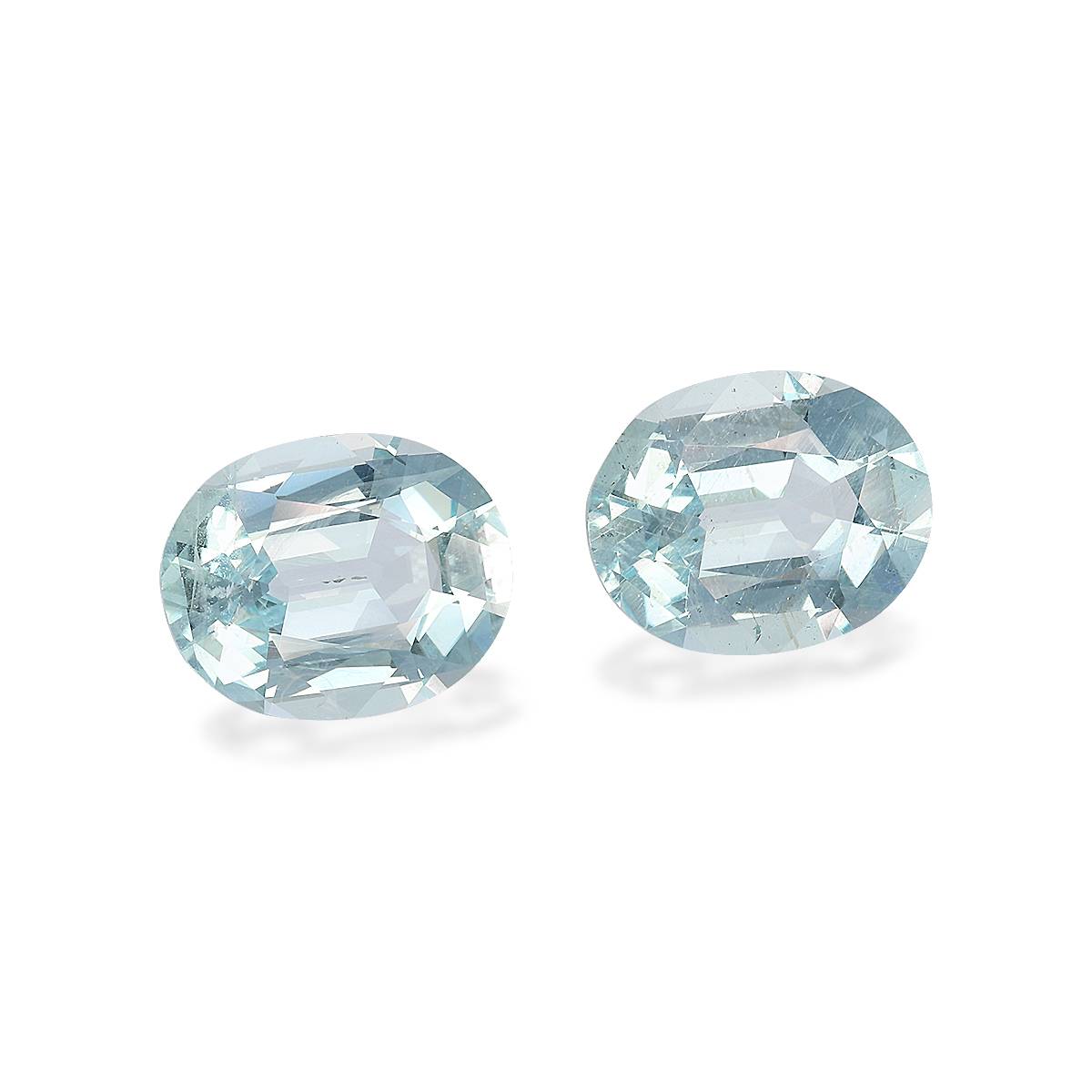 sky blue aquamarine, 8.6ct oval cut — view 3