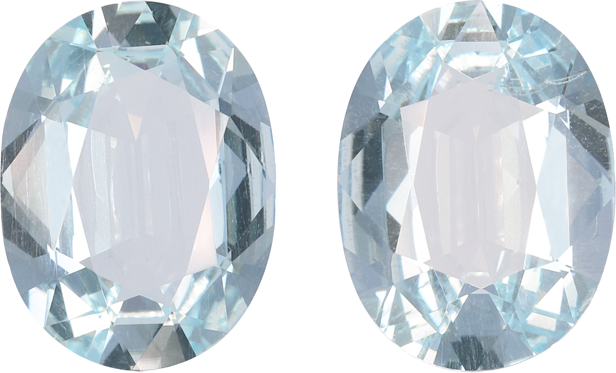 Oval cut aquamarine, 13.54 by 10.13 mm, shown at actual size