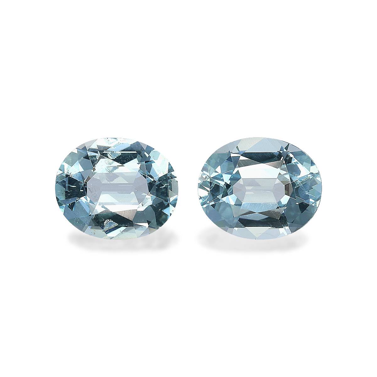 baby blue aquamarine, 8.03ct oval cut — main view