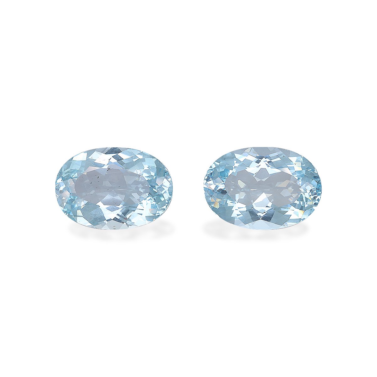 sky blue aquamarine, 8.34ct oval cut — main view