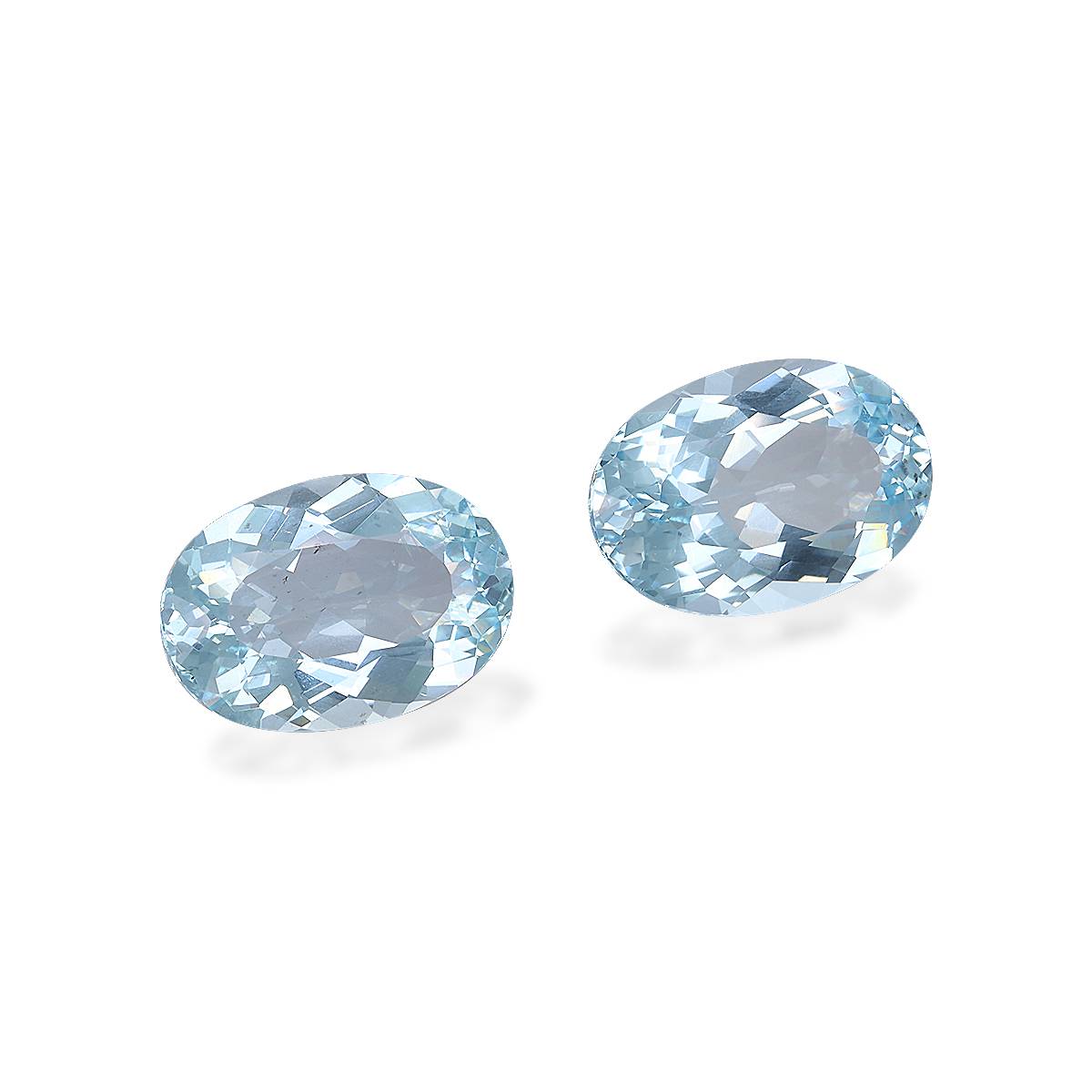 sky blue aquamarine, 8.34ct oval cut — view 3