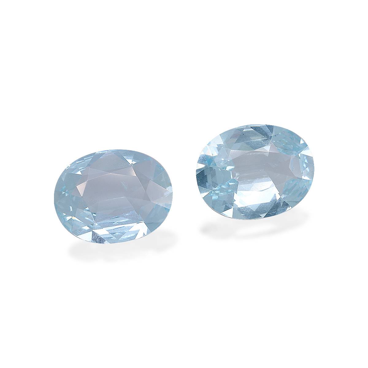 baby blue aquamarine, 4.15ct oval cut — view 3