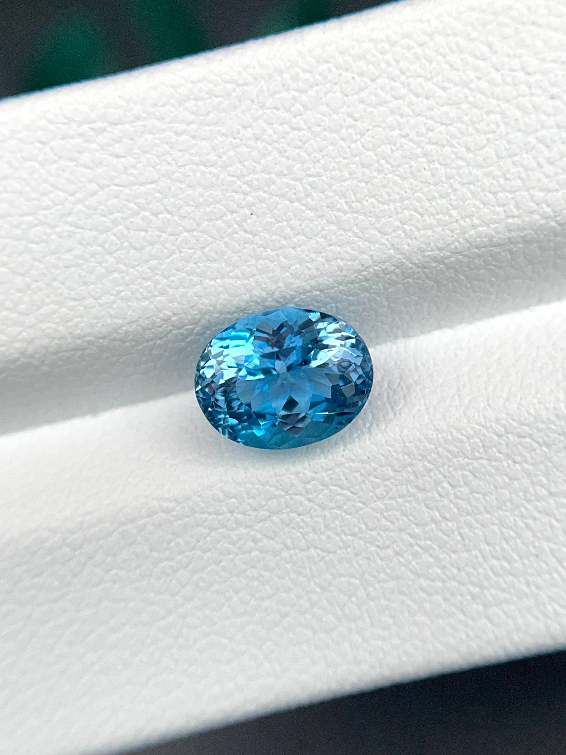 Santa Maria blue aquamarine, 1.95ct oval cut — view 5