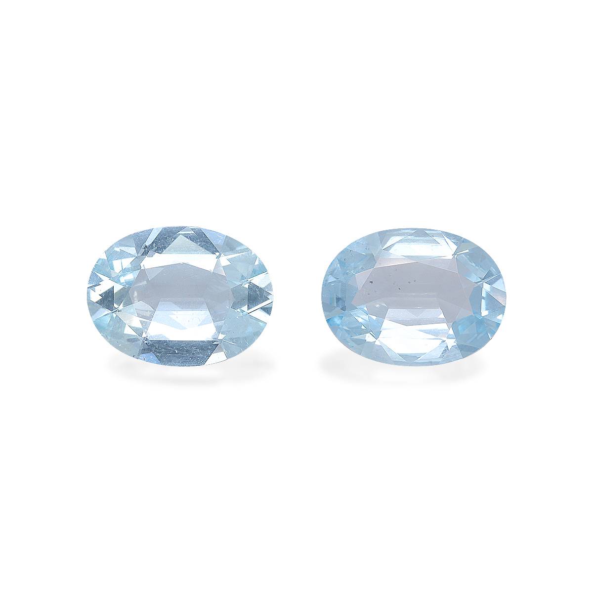 baby blue aquamarine, 7.95ct oval cut — main view