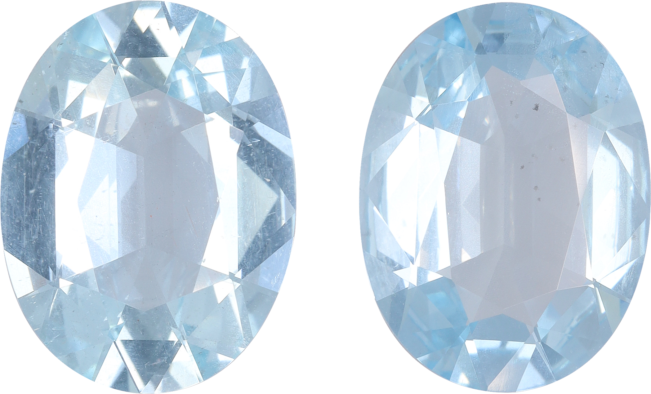 Oval cut aquamarine, 13.7 by 10.38 mm, shown at actual size