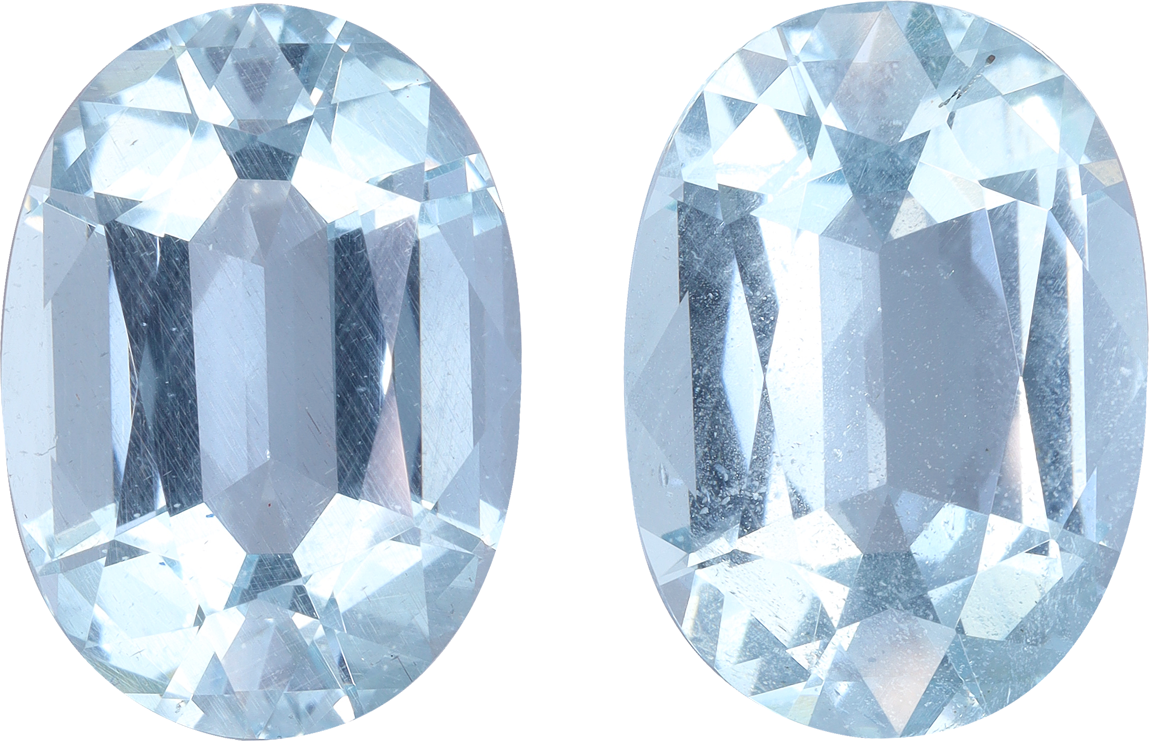Oval cut aquamarine, 17.18 by 12.24 mm, shown at actual size