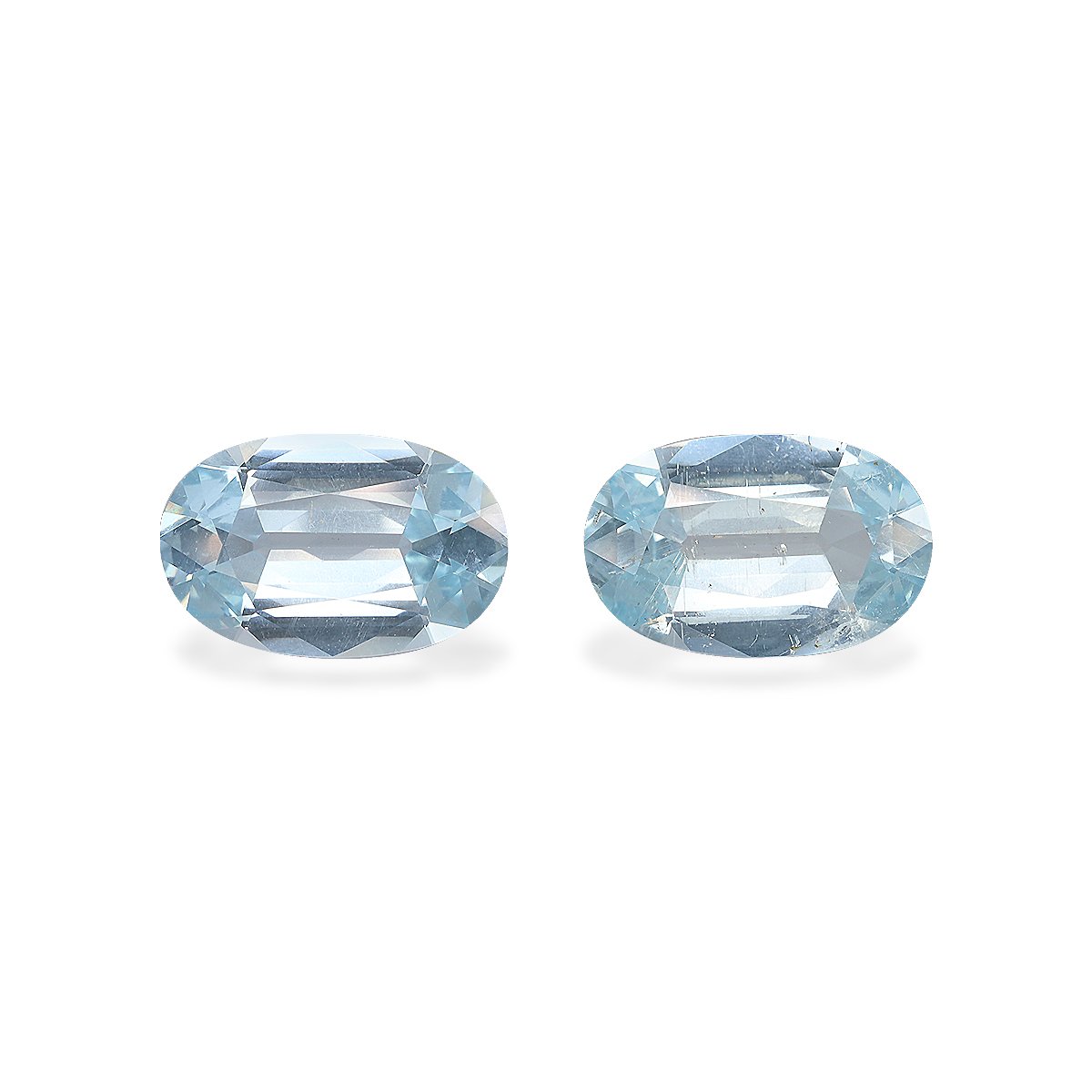 baby blue aquamarine, 10.56ct oval cut — main view