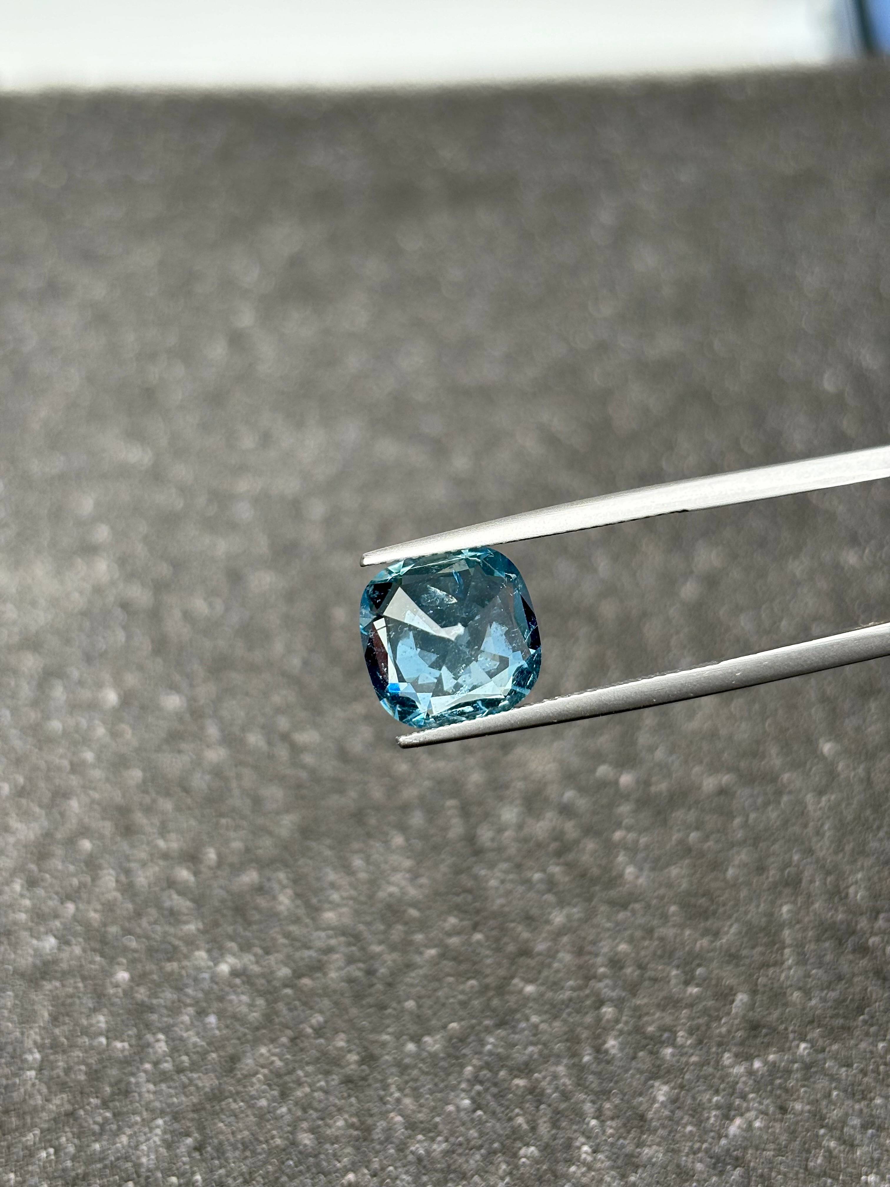 Santa Maria blue aquamarine, 4.76ct cushion cut — view 6