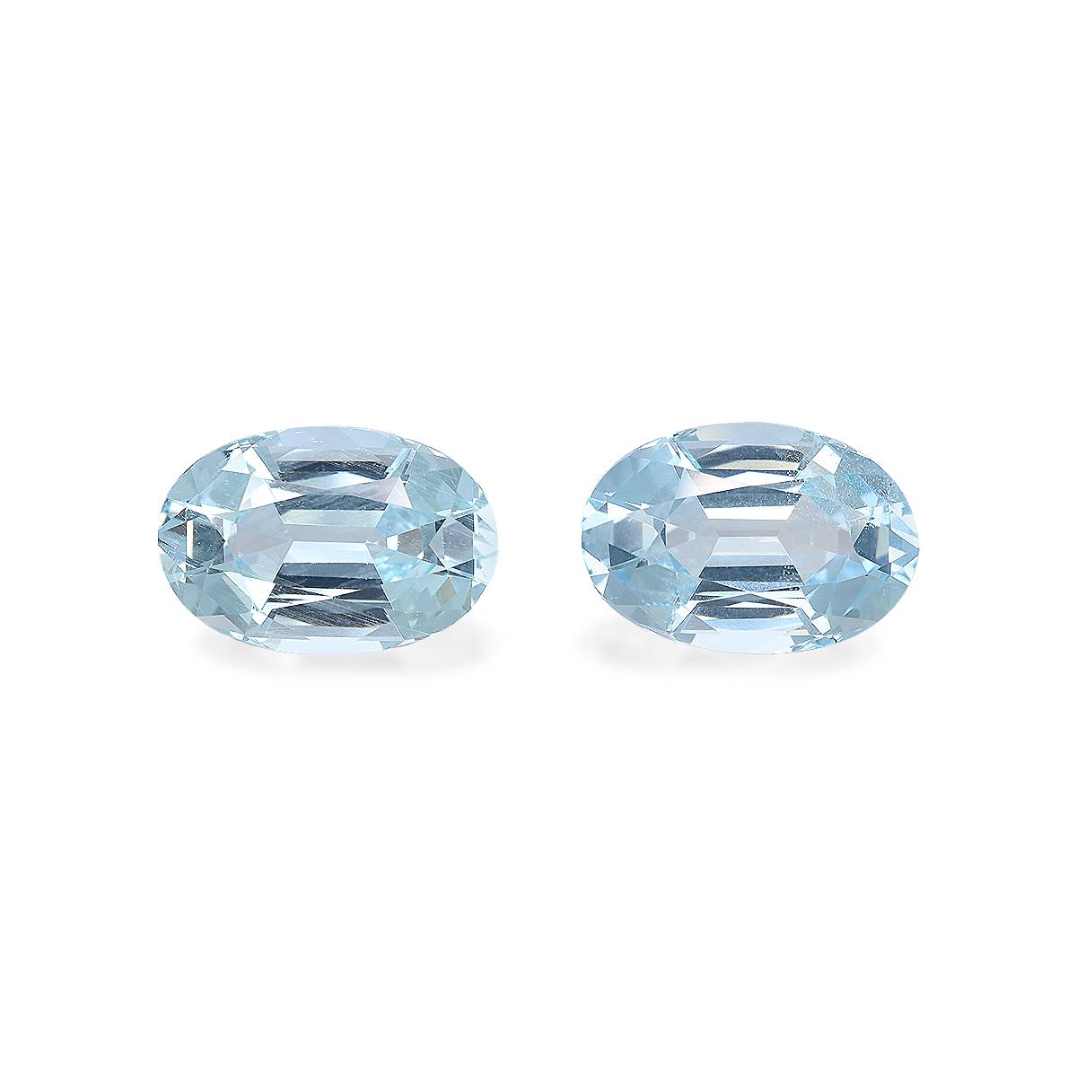 sky blue aquamarine, 23.52ct oval cut — main view