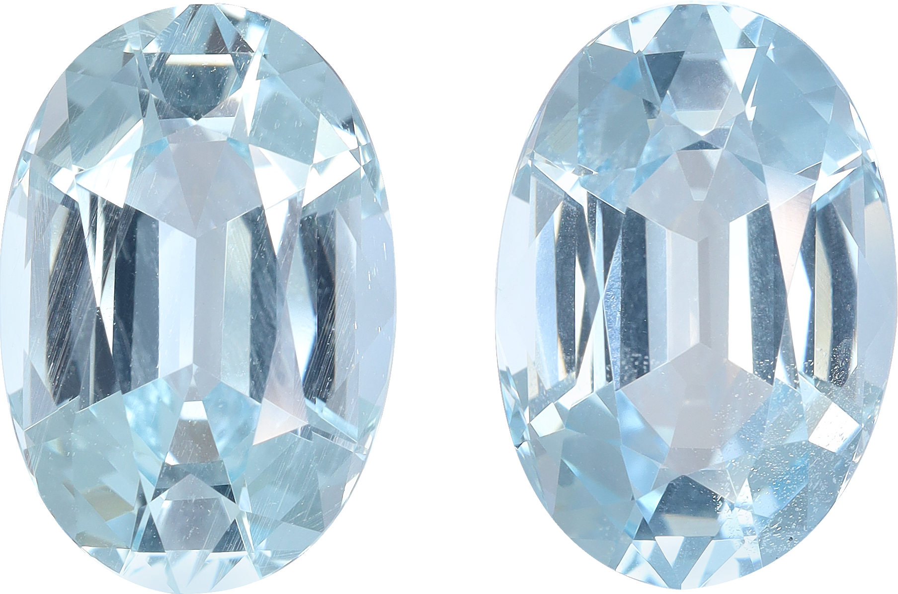 Oval cut aquamarine, 18.33 by 12.55 mm, shown at actual size