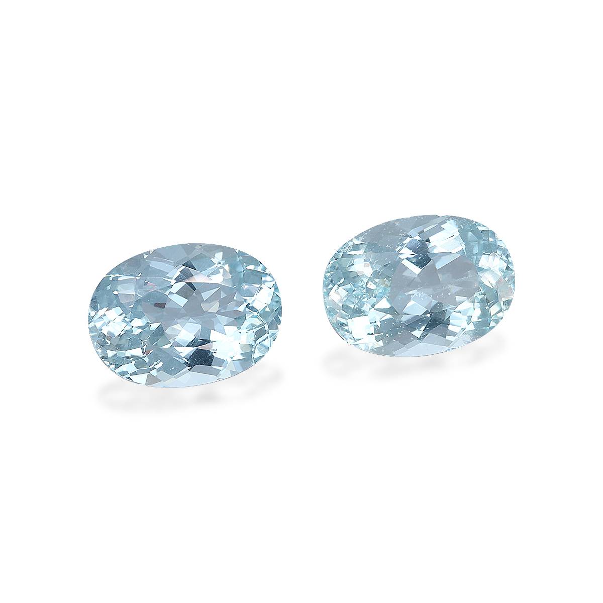 sky blue aquamarine, 14.59ct oval cut — view 3