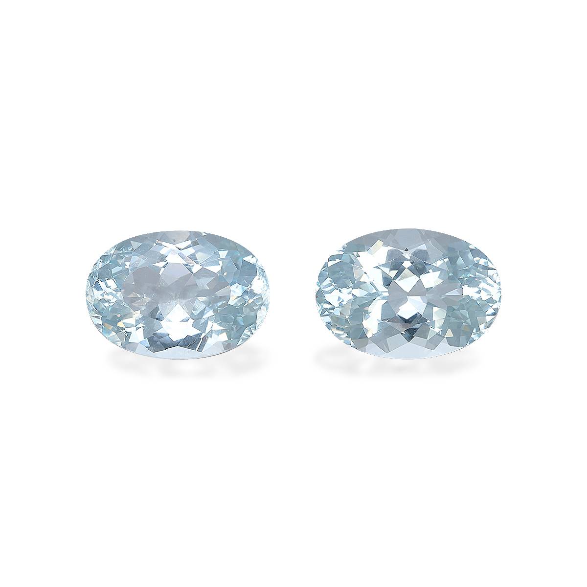sky blue aquamarine, 15.01ct oval cut — main view