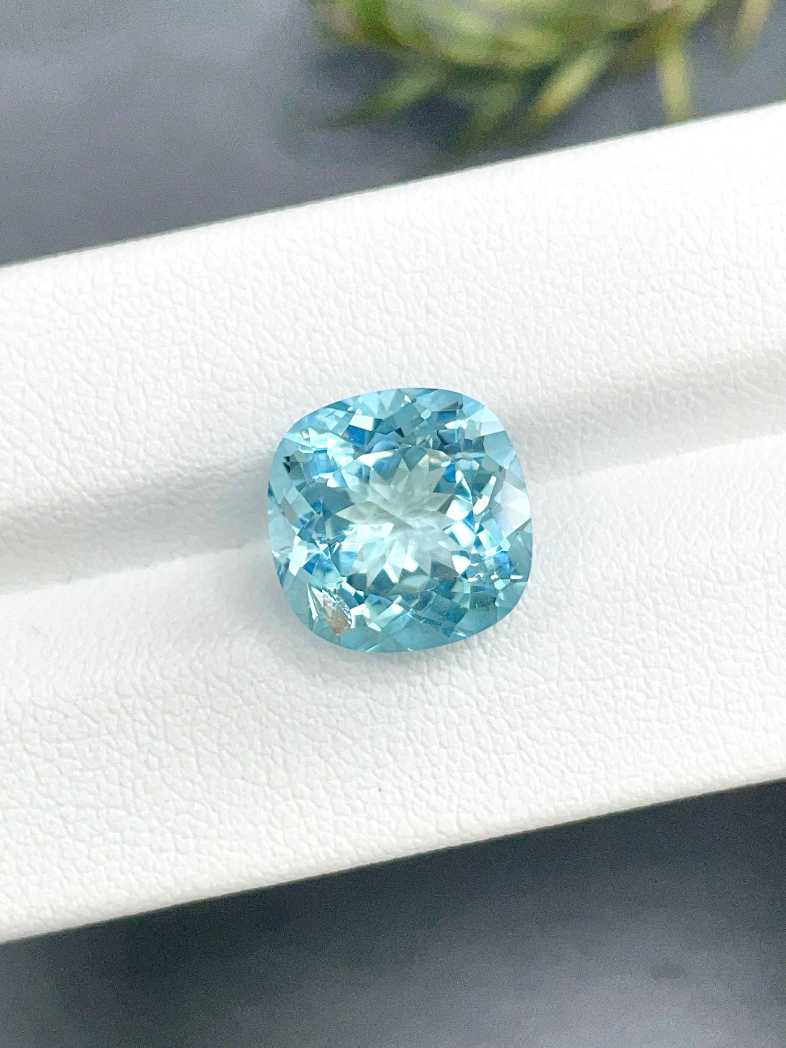sky blue aquamarine, 7.13ct cushion cut — view 5