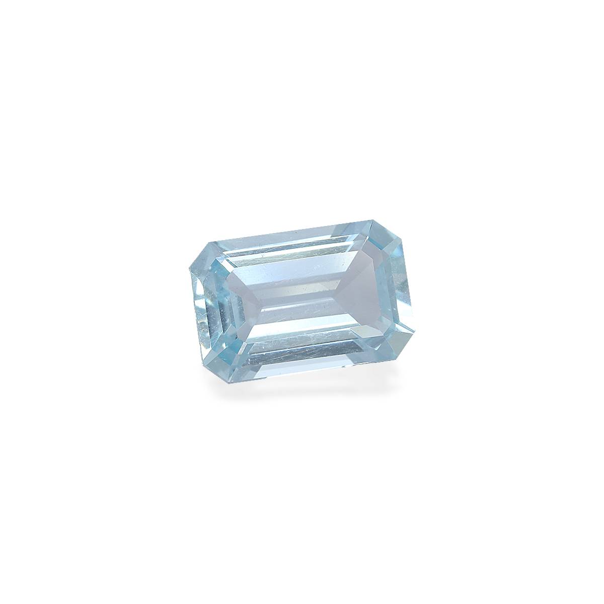 sky blue aquamarine, 4.03ct rectangular cut — view 3