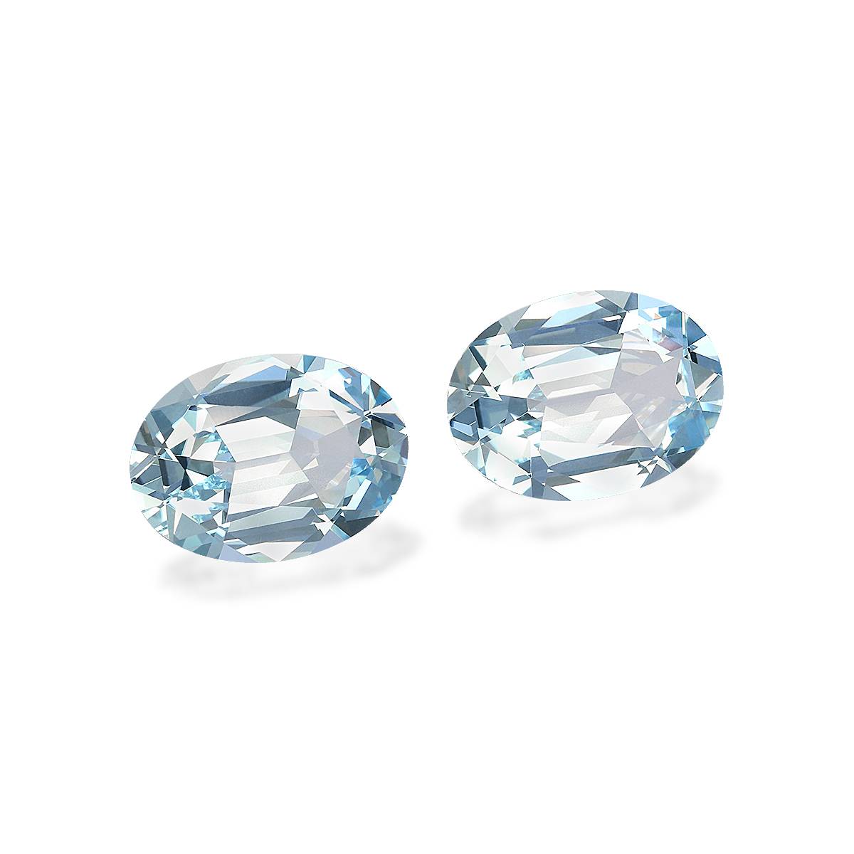 sky blue aquamarine, 7.17ct oval cut — view 3
