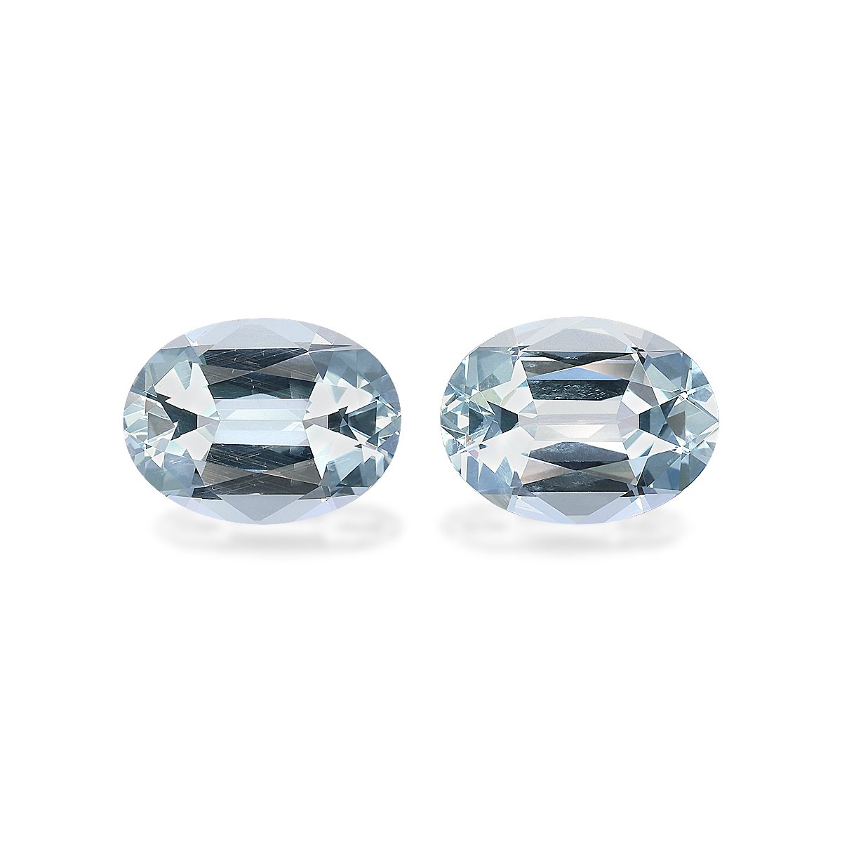 sky blue aquamarine, 7.64ct oval cut — main view