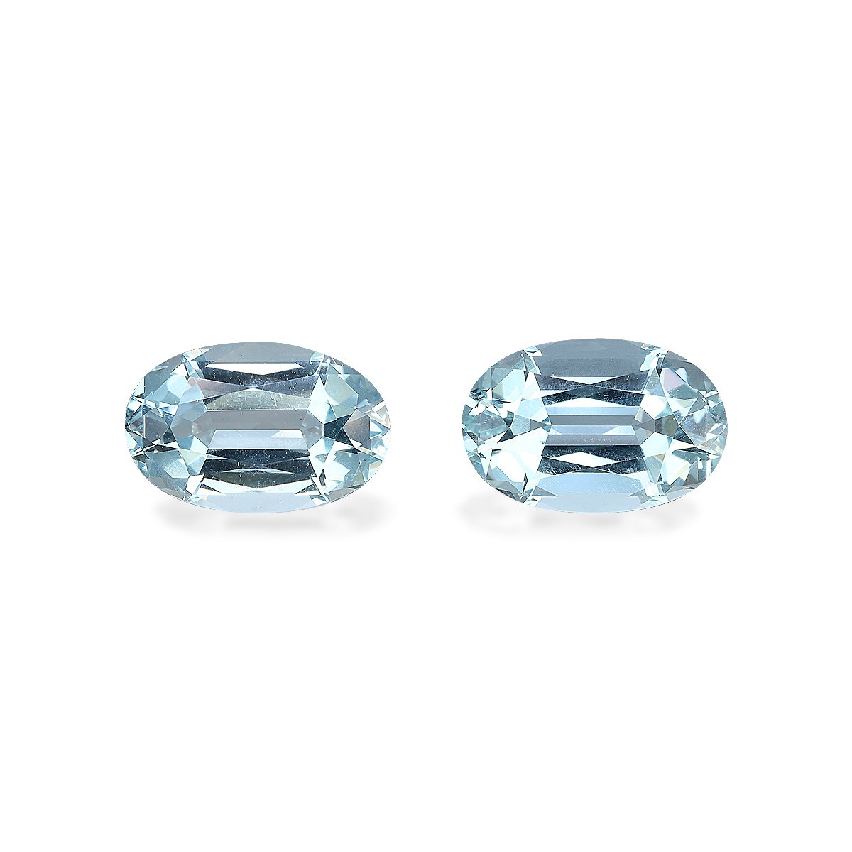 sky blue aquamarine, 8.25ct oval cut — main view