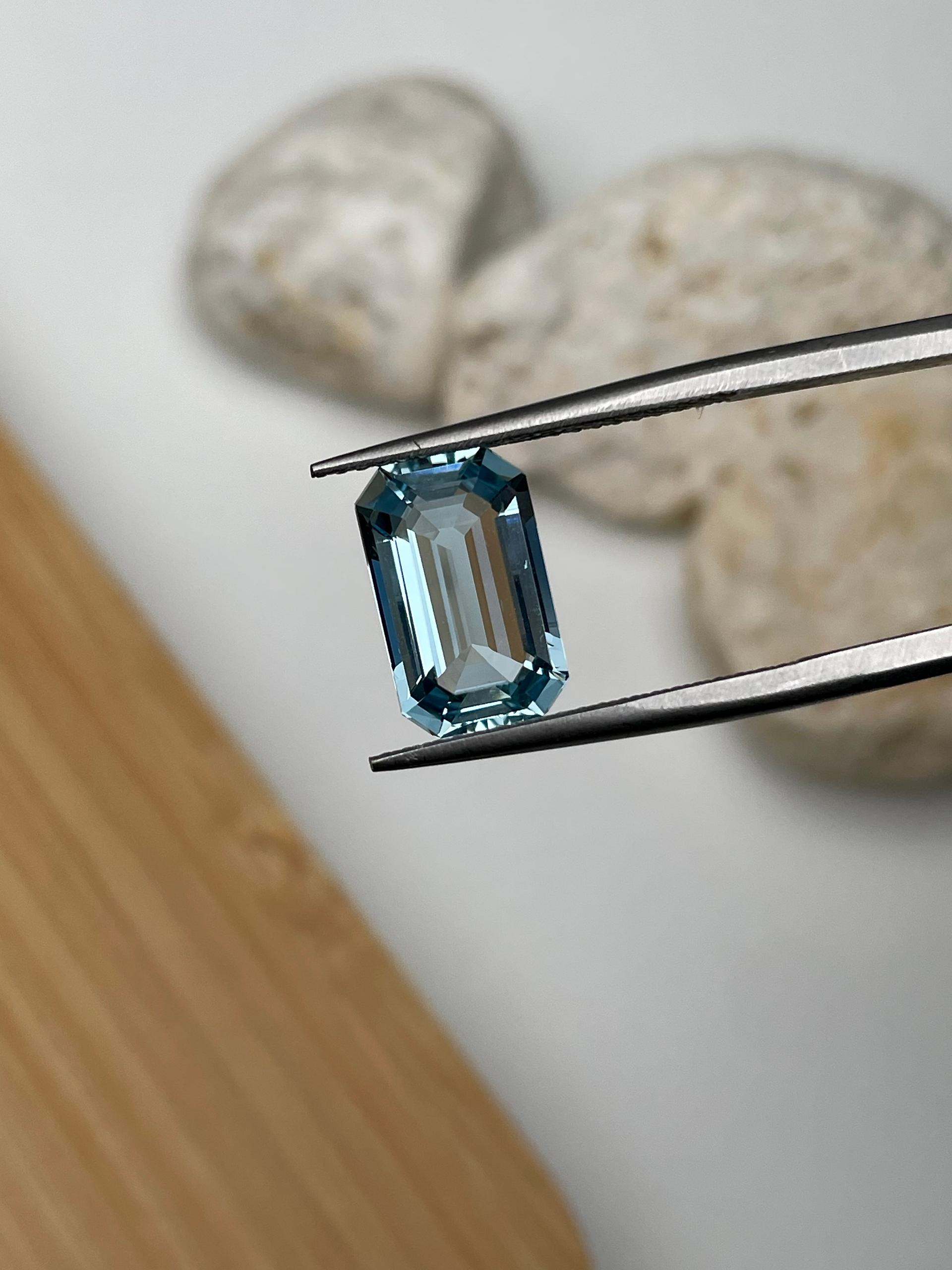baby blue aquamarine, 3.08ct rectangular cut — view 6