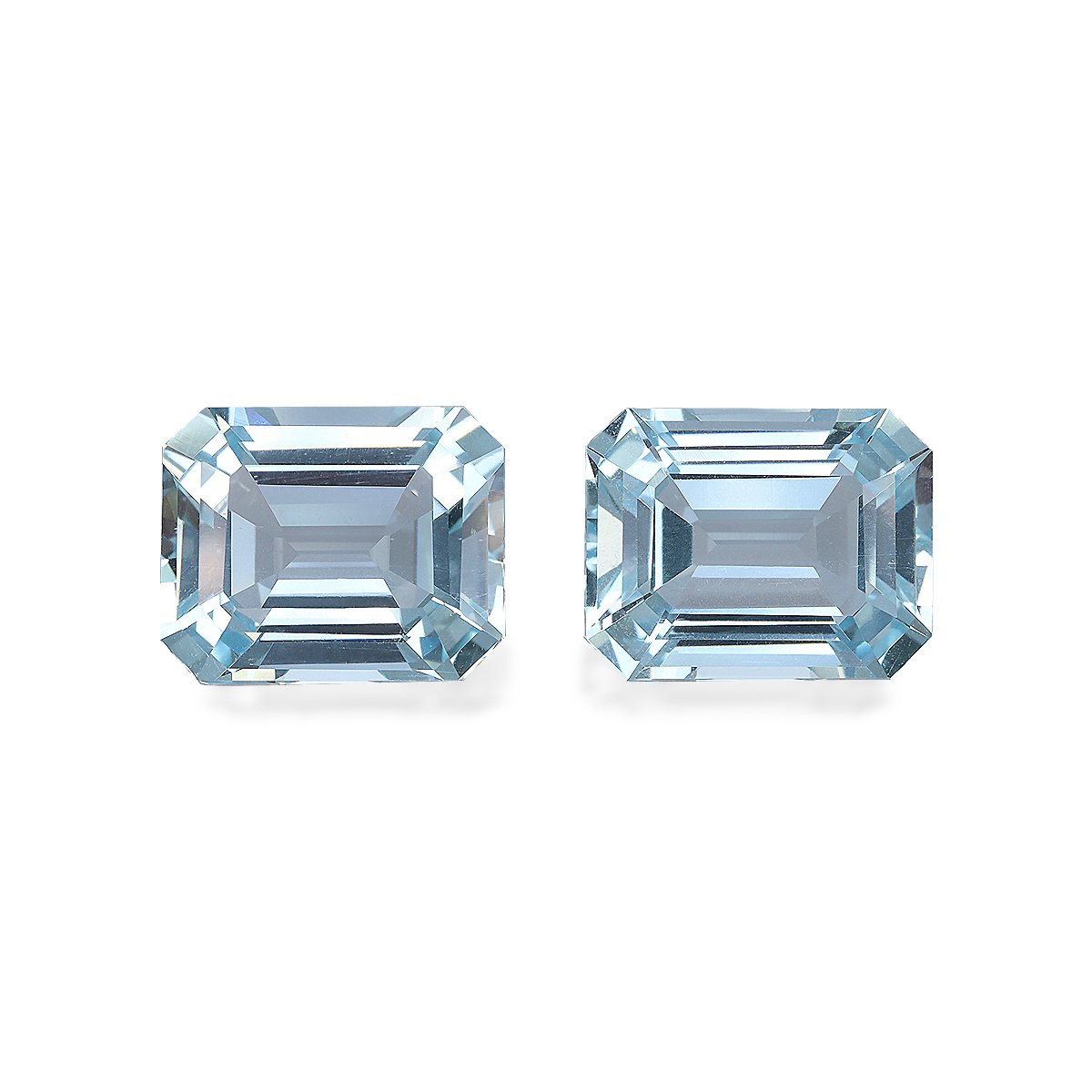 baby blue aquamarine, 20.26ct rectangular cut — main view