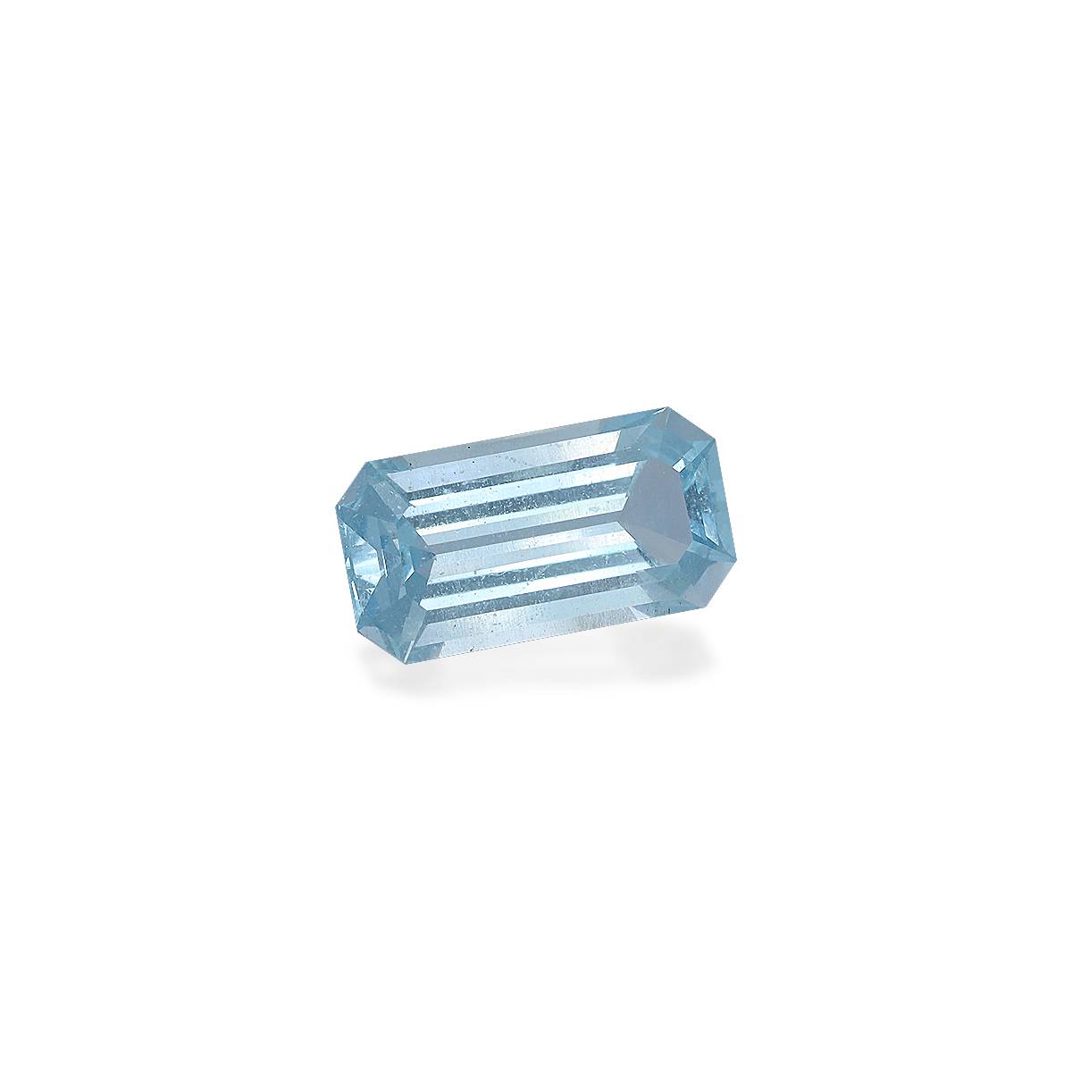 baby blue aquamarine, 5.68ct rectangular cut — view 3