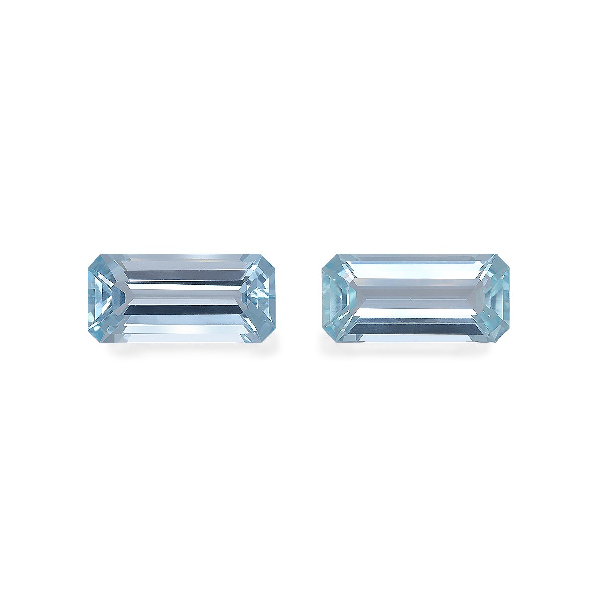 baby blue aquamarine, 12.72ct rectangular cut — main view