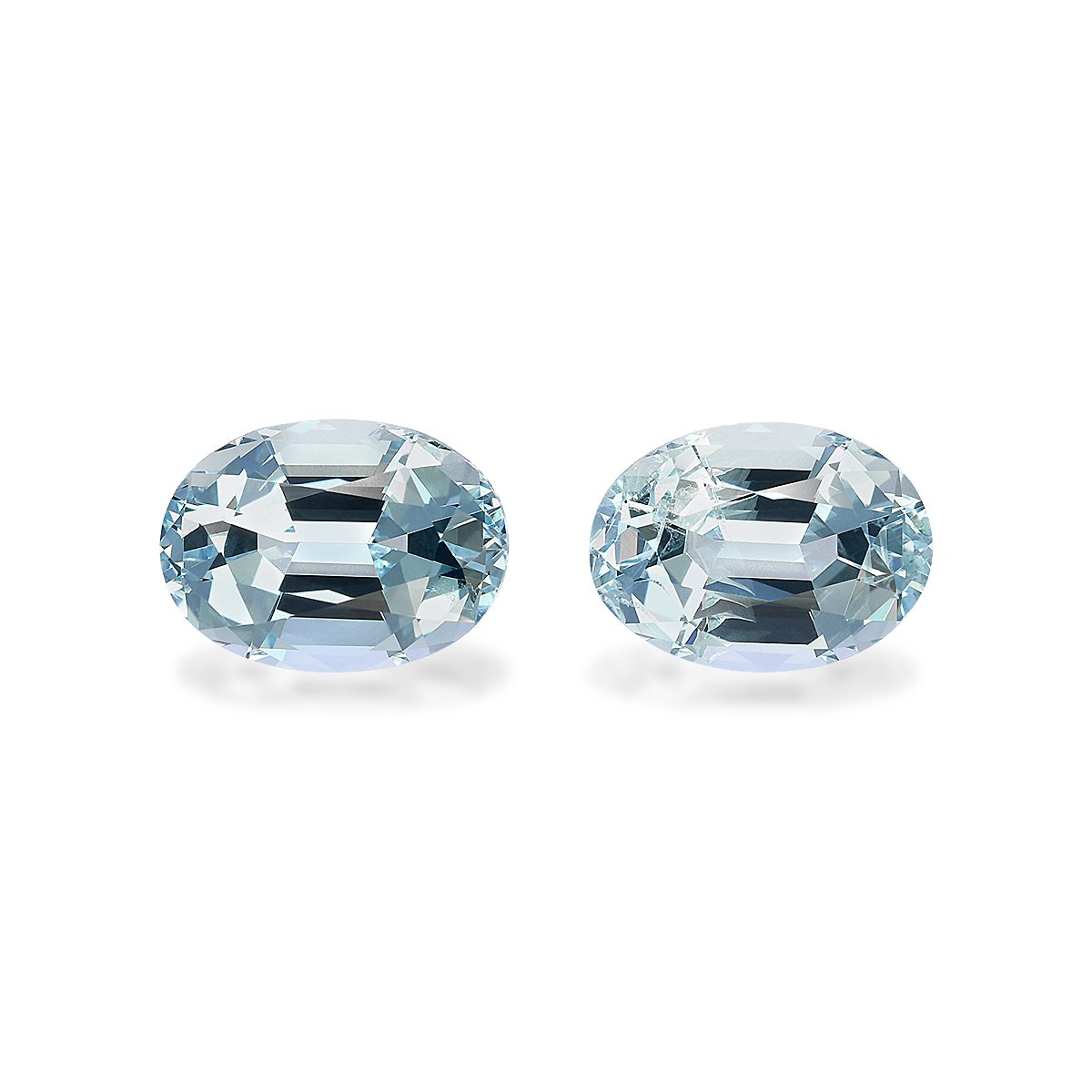 sky blue aquamarine, 4.73ct oval cut — main view