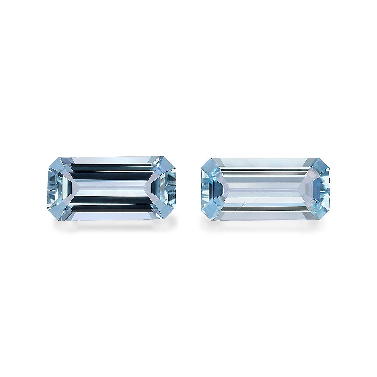 sky blue aquamarine, 3.99ct rectangular cut — main view