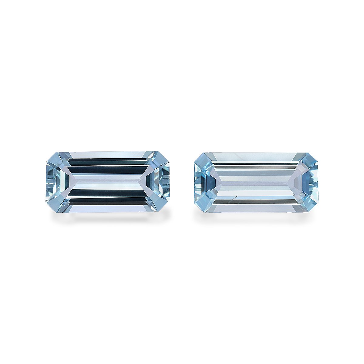 sky blue aquamarine, 3.99ct rectangular cut — main view